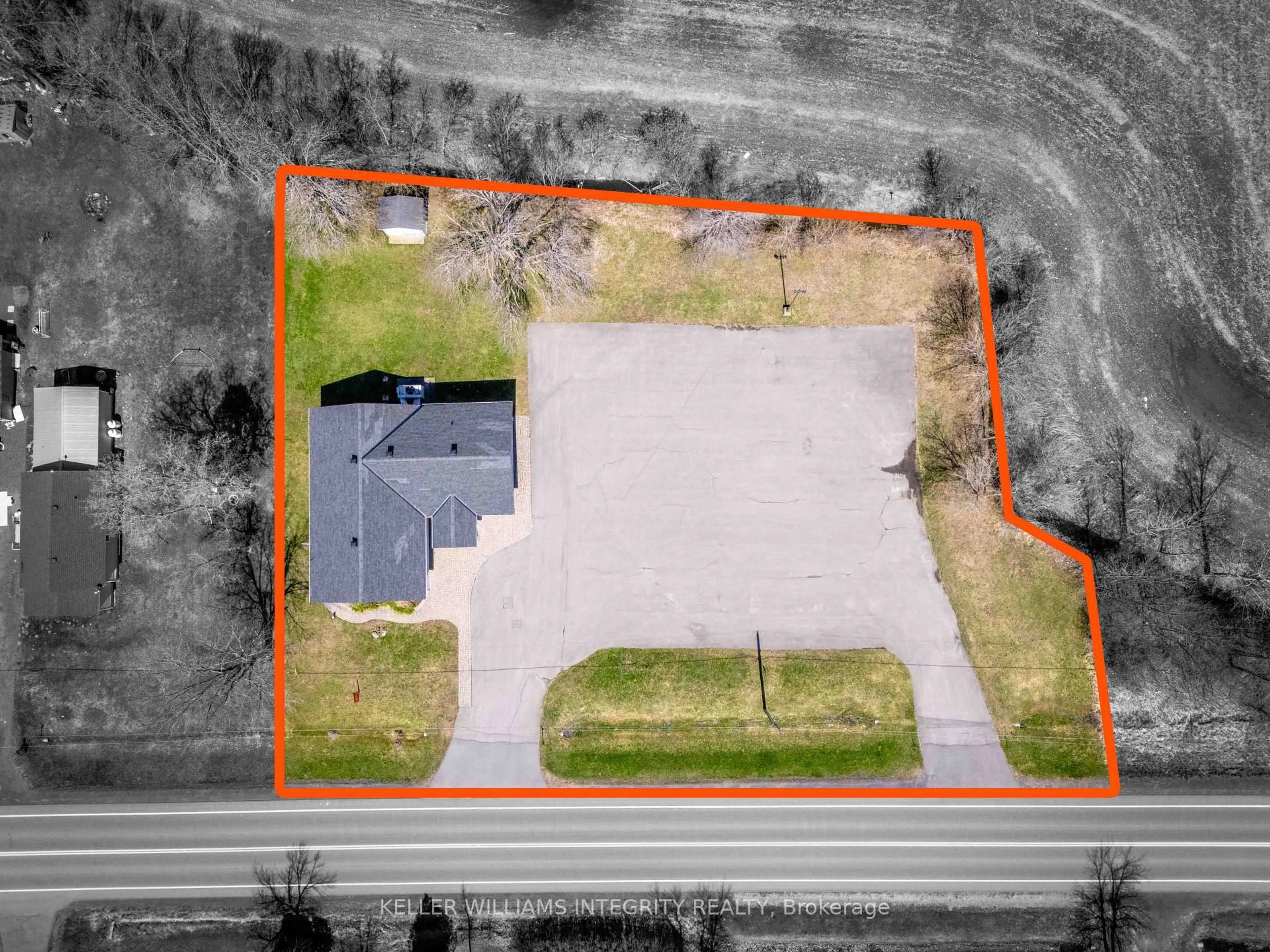 A pic from outside/outdoor area/front of a property/back of a property/a pic from drone, street for 14233 County Rd 18 Rd, South Stormont Ontario K0C 1M0