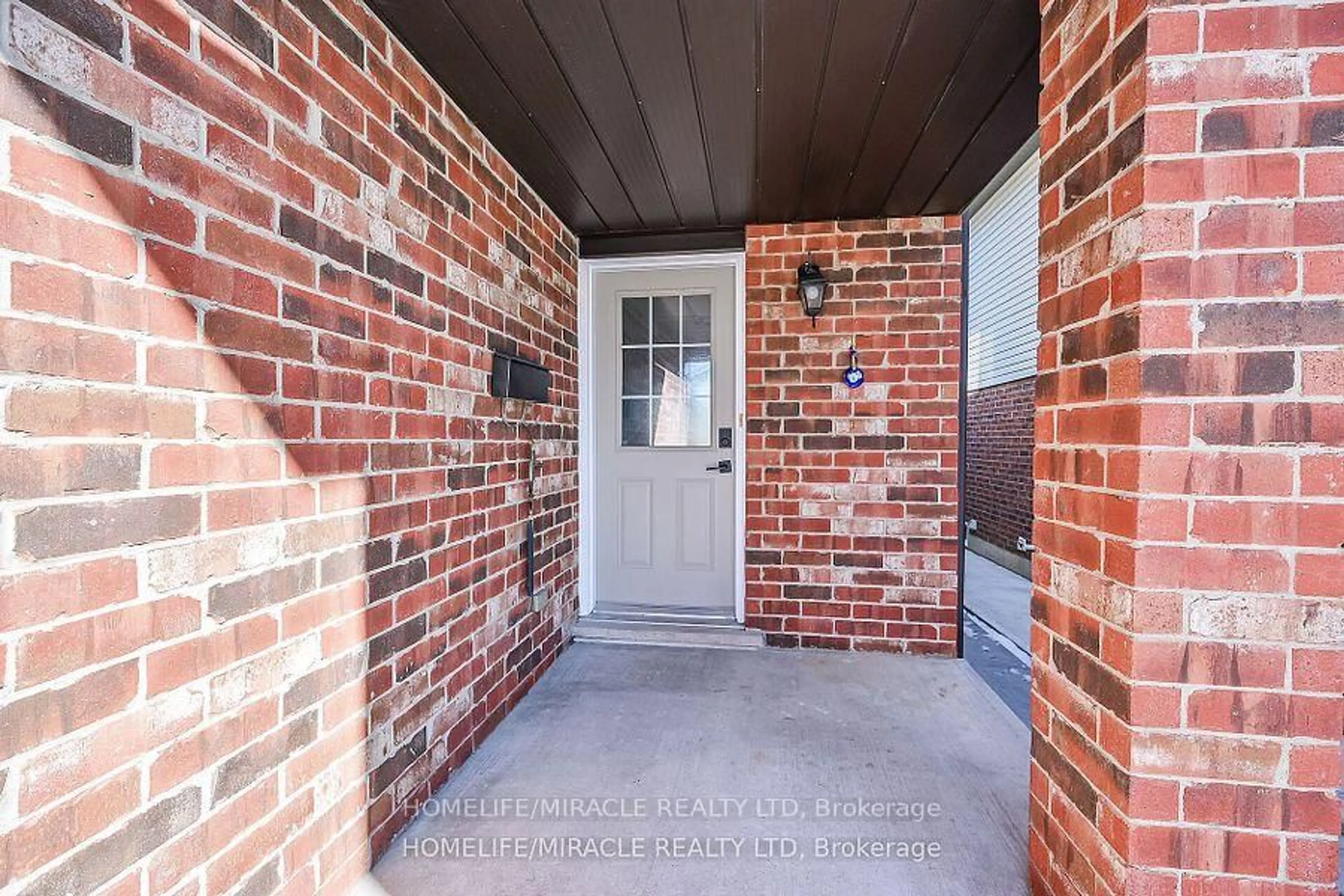 Home with brick exterior material, street for 226 Spring valley Cres, Hamilton Ontario L9C 0B4