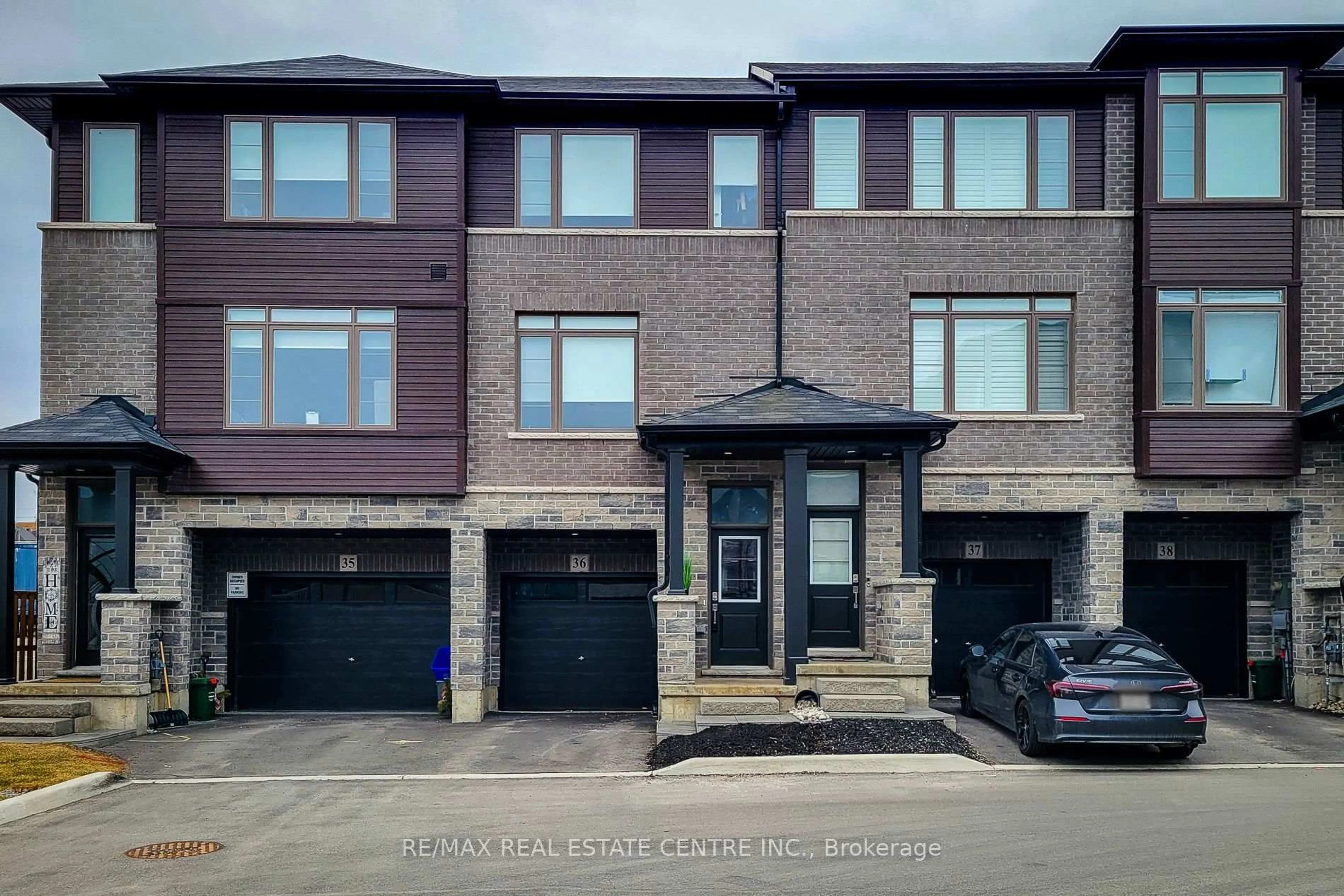 Home with brick exterior material, street for 5000 Connor Dr #36, Lincoln Ontario L3J 0T4