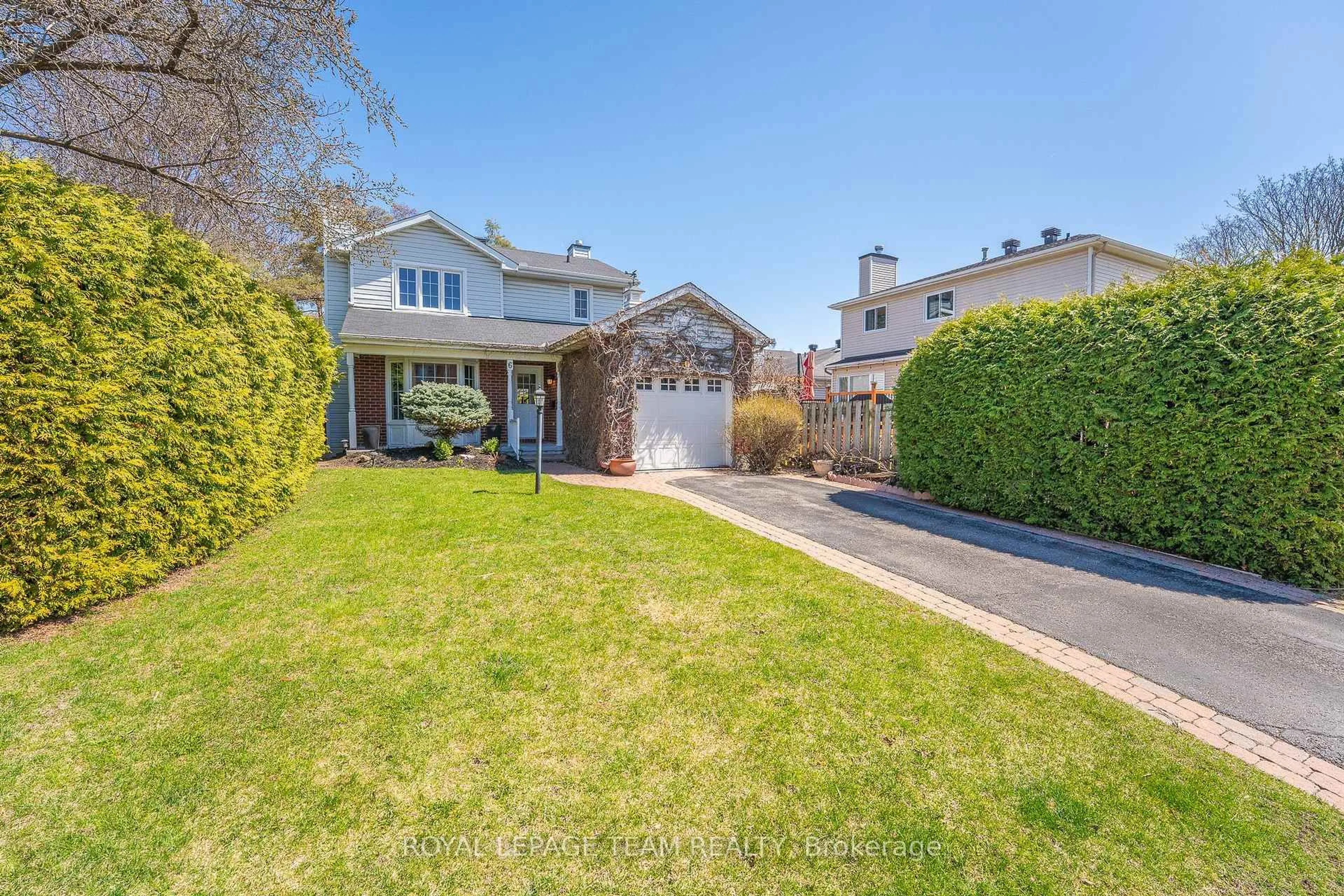A pic from outside/outdoor area/front of a property/back of a property/a pic from drone, street for 6 Hawley Cres, Ottawa Ontario K2M 1T1