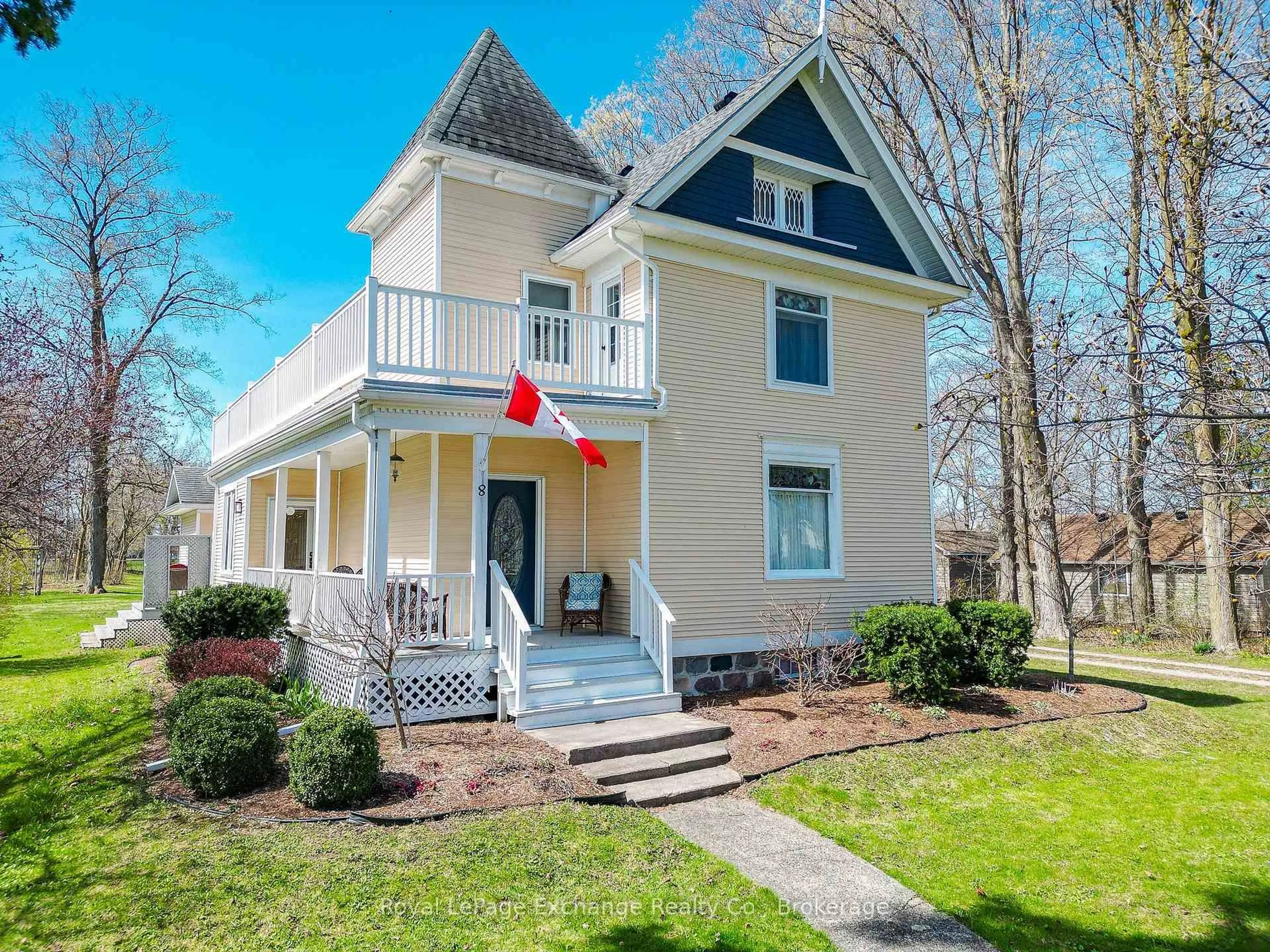 Home with vinyl exterior material, street for 8 Queen St, Huron-Kinloss Ontario N0G 2R0
