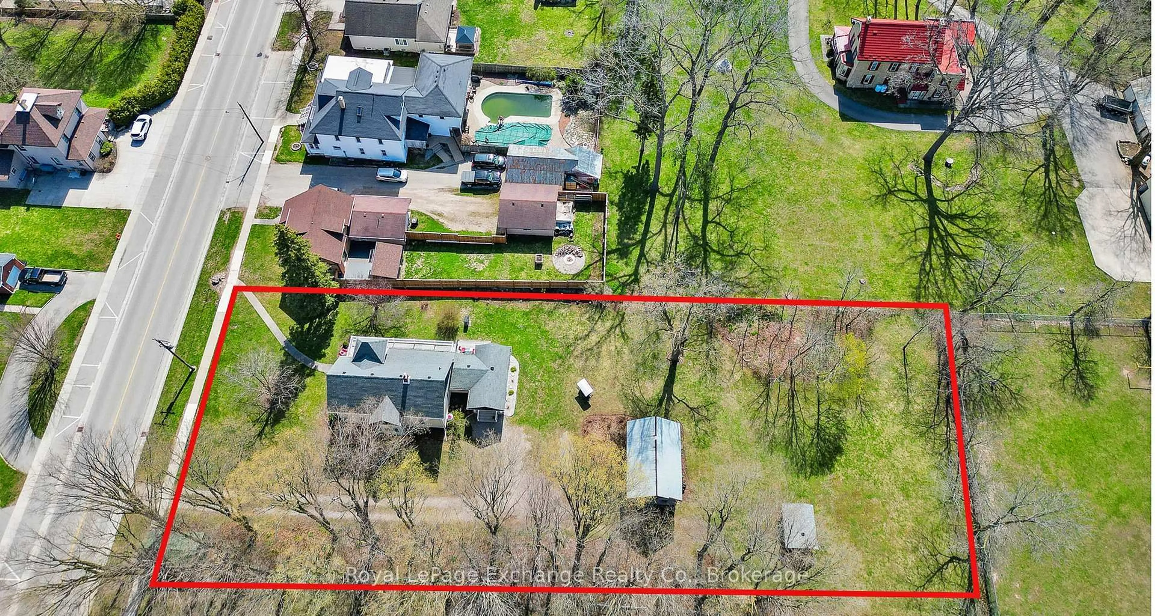 A pic from outside/outdoor area/front of a property/back of a property/a pic from drone, street for 8 Queen St, Huron-Kinloss Ontario N0G 2R0
