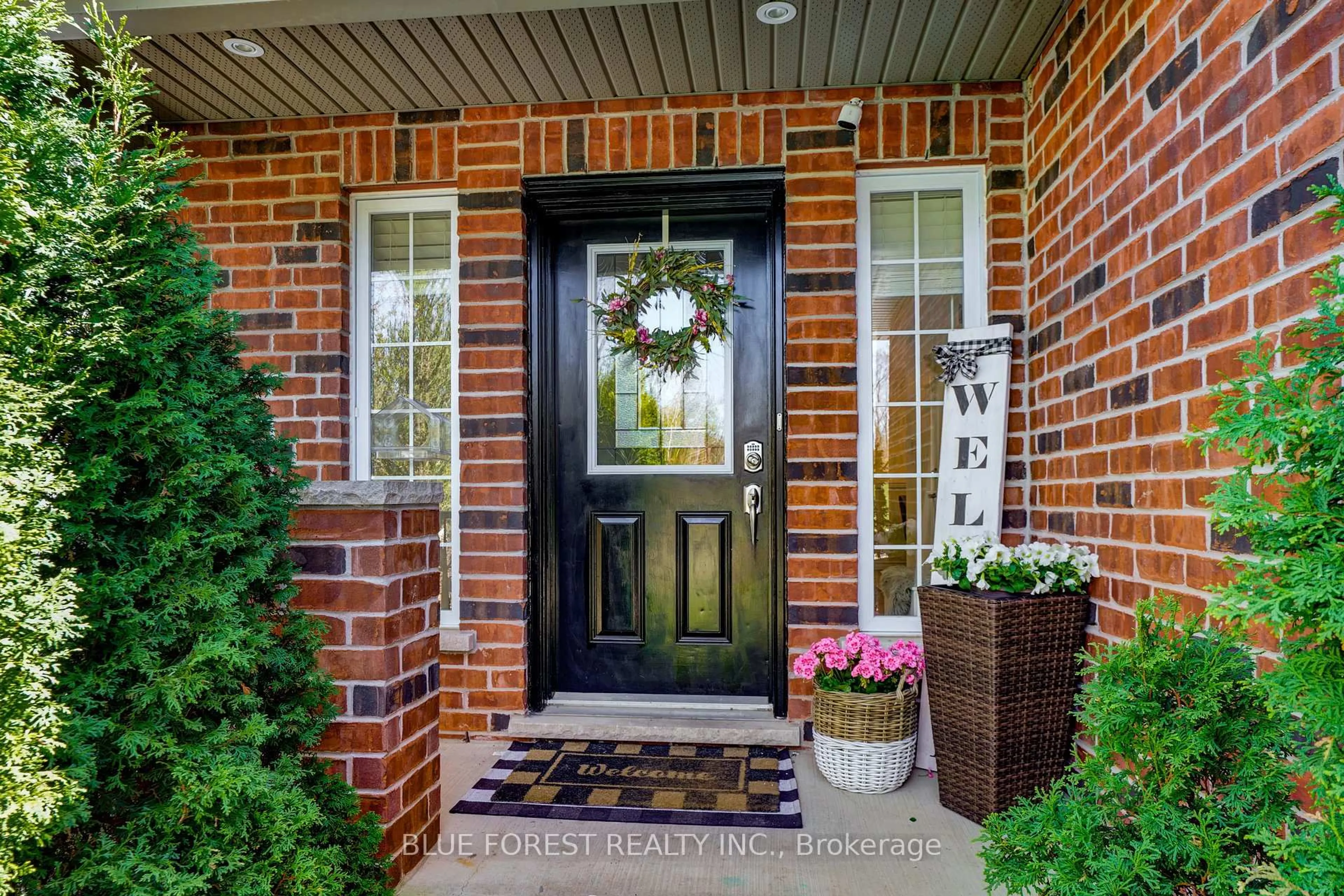 Indoor entryway for 1933 FREDERICK Cres, London East Ontario N5W 0A5