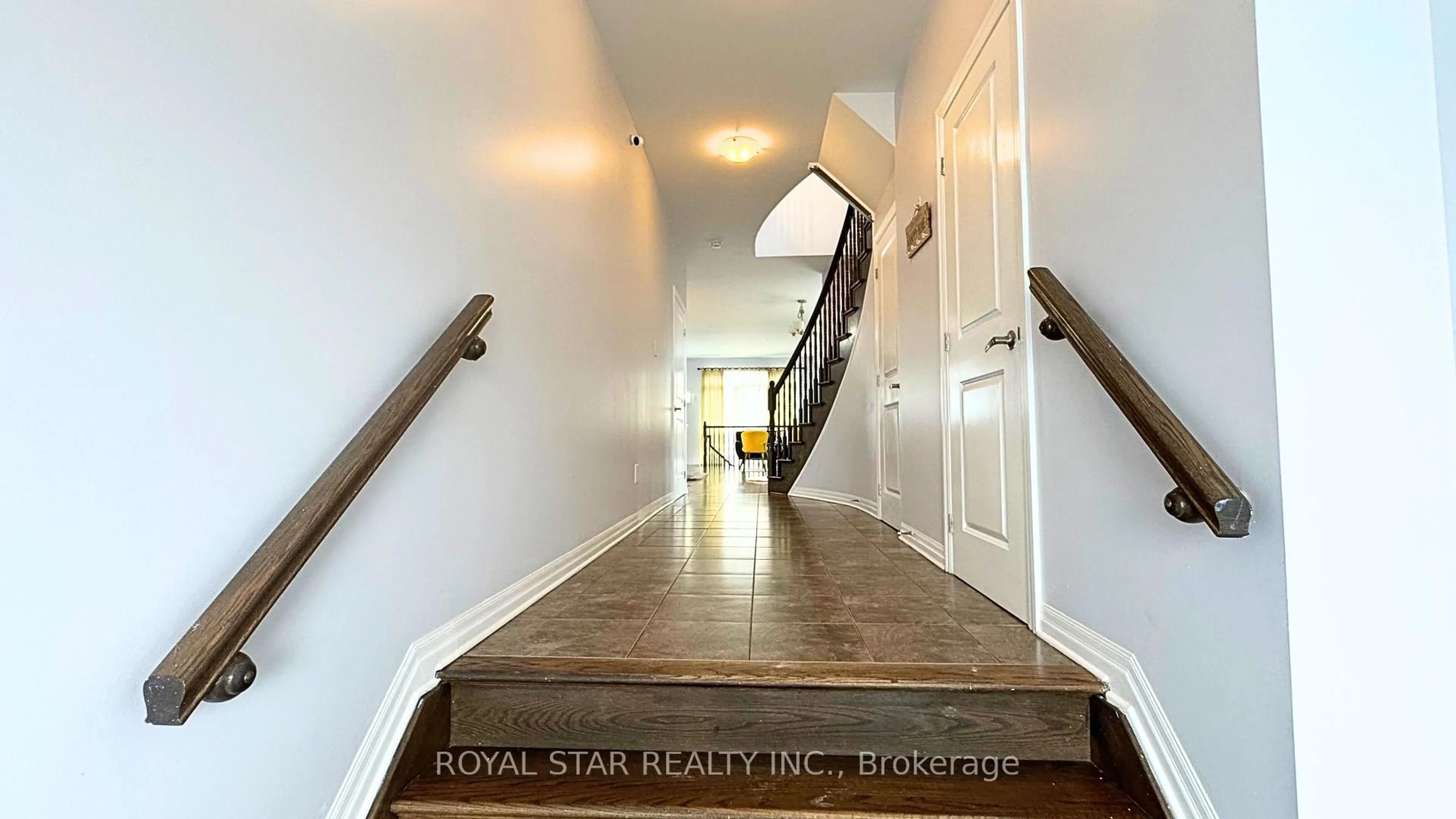 Unknown for 333 Tulum Cres, Ottawa Ontario K2S 0V9
