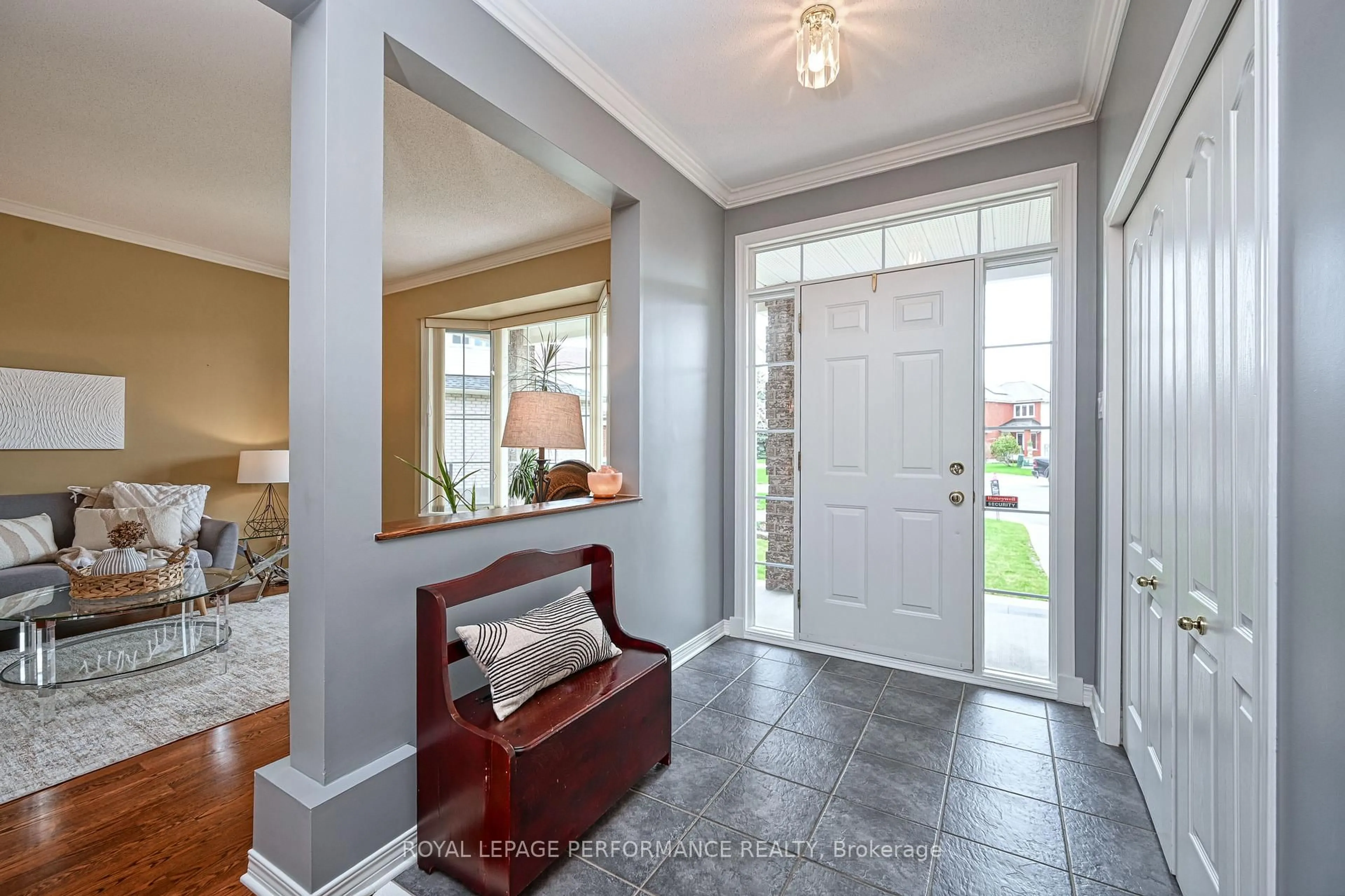 Indoor entryway for 4191 Wolfe Point Way, Ottawa Ontario K1V 1P5