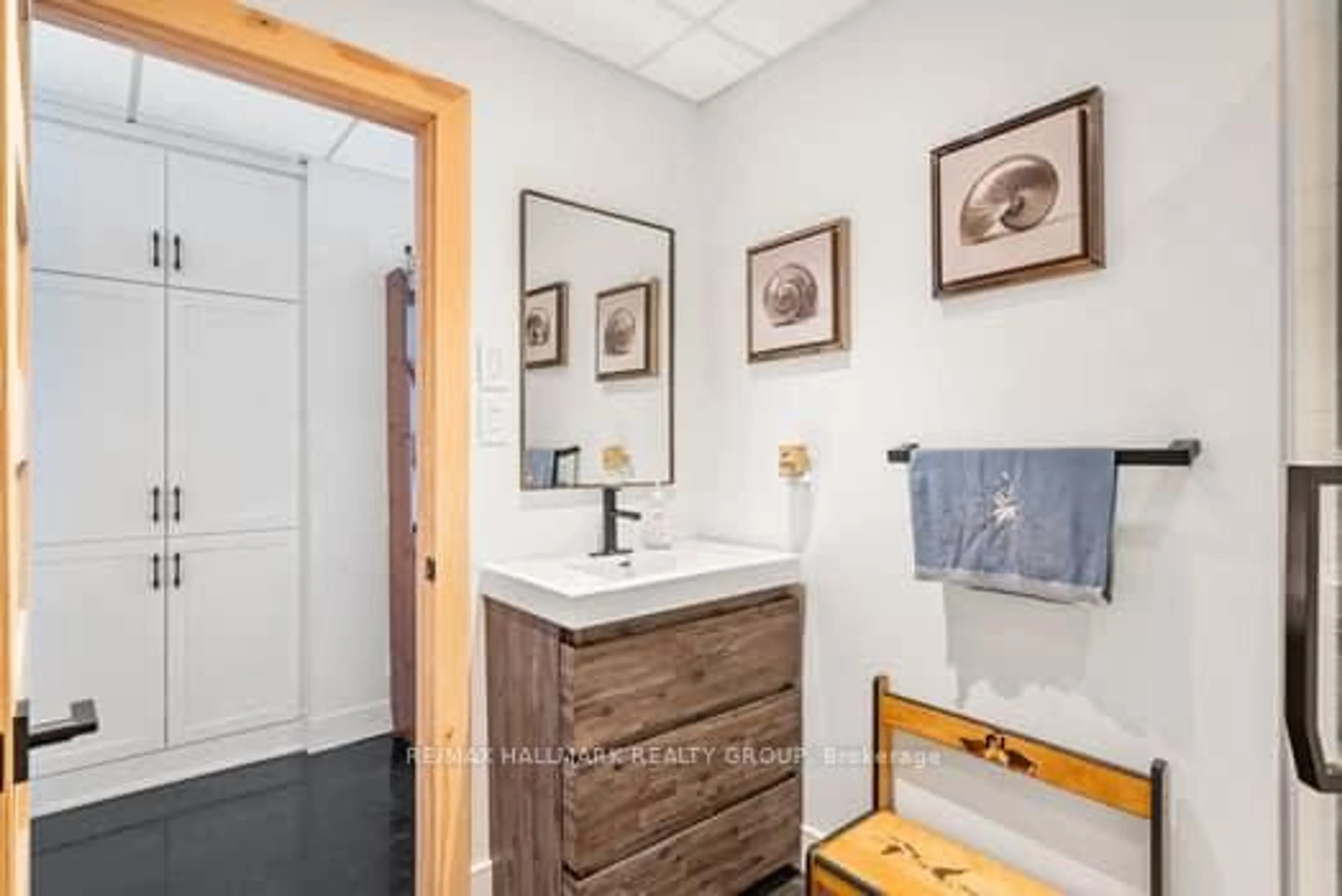 Standard bathroom, unknown for 205 21 Rd, Alfred and Plantagenet Ontario K0B 1L0