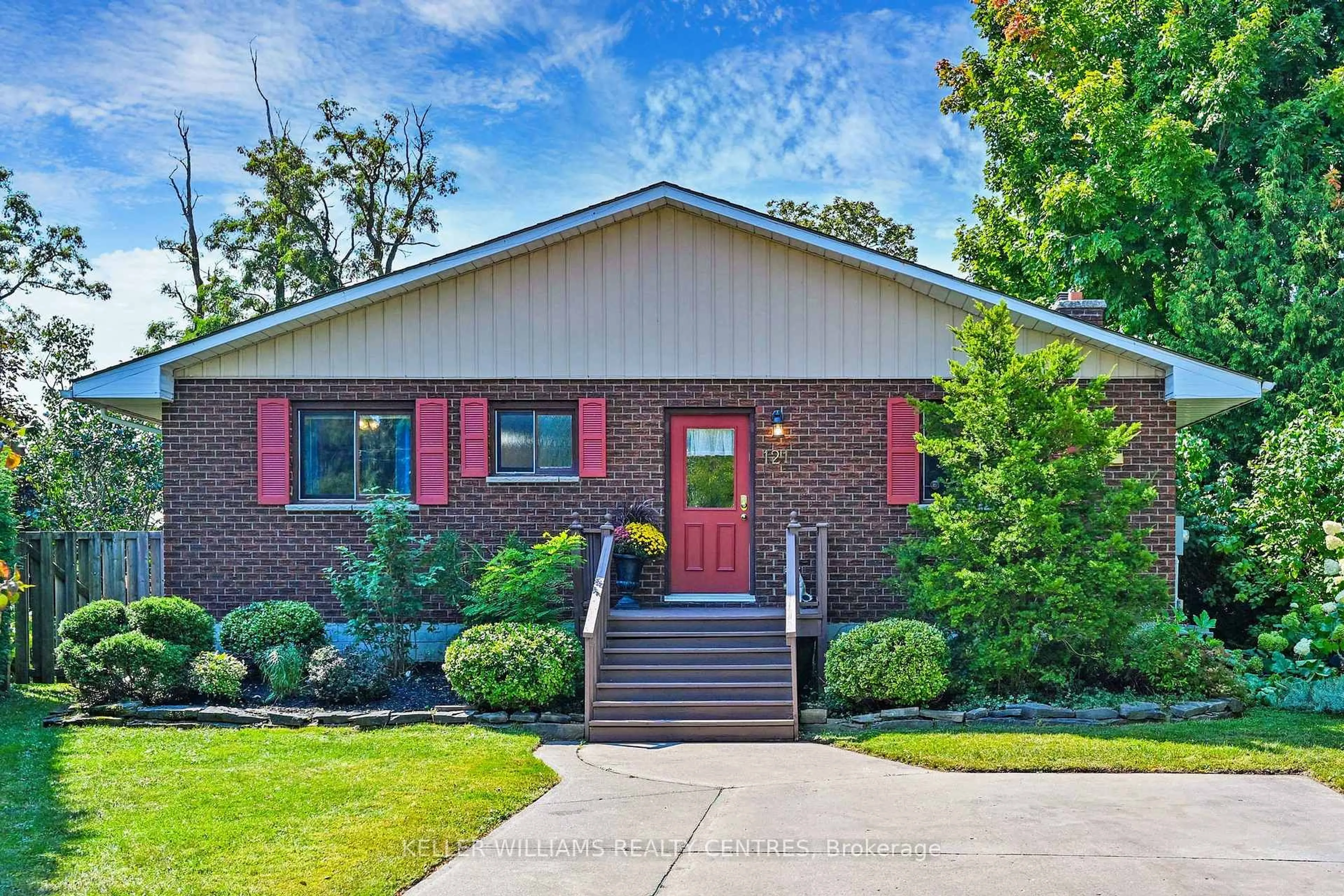 Home with brick exterior material, street for 121 Queen St, Kawartha Lakes Ontario K0M 1N0