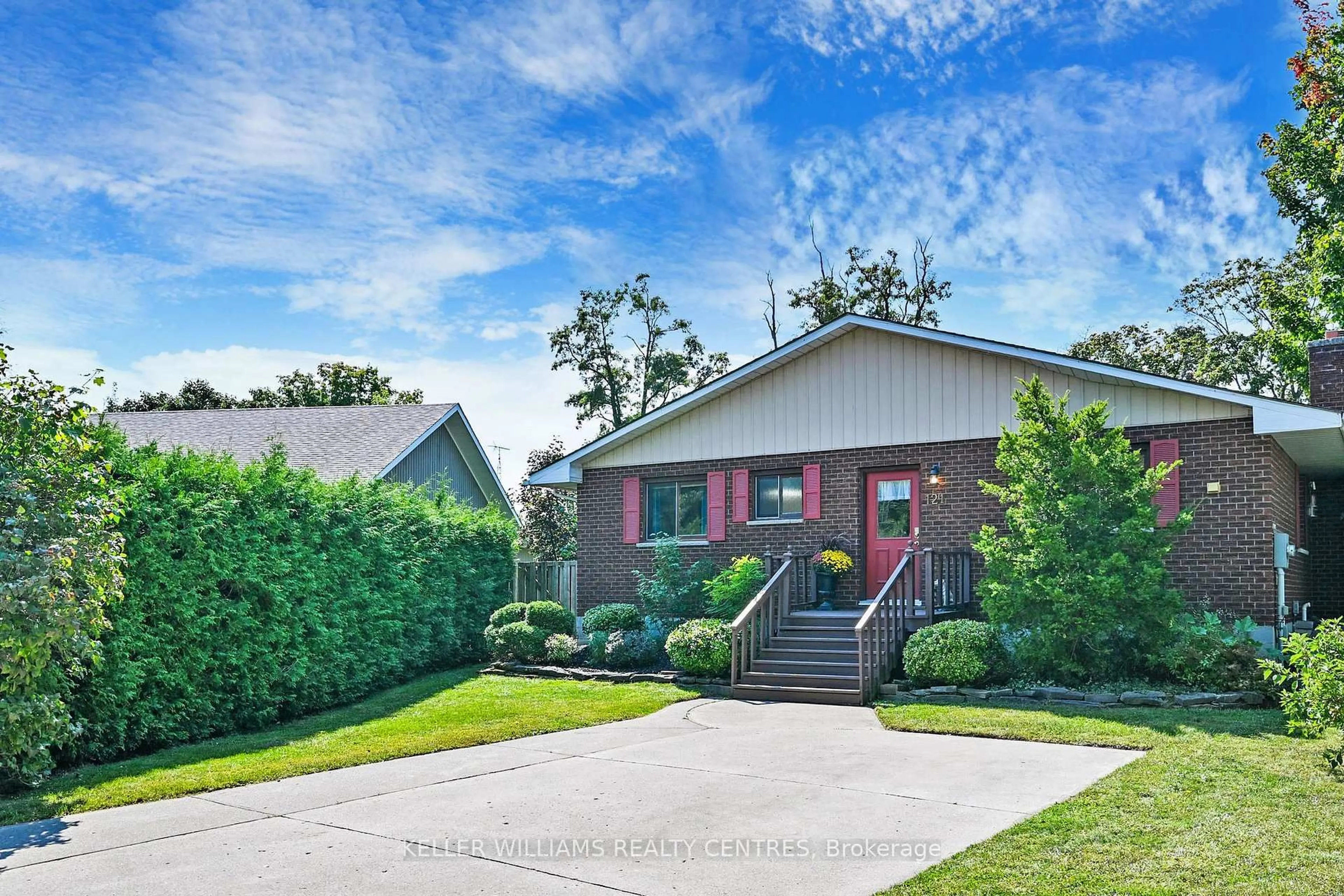 Home with brick exterior material, street for 121 Queen St, Kawartha Lakes Ontario K0M 1N0
