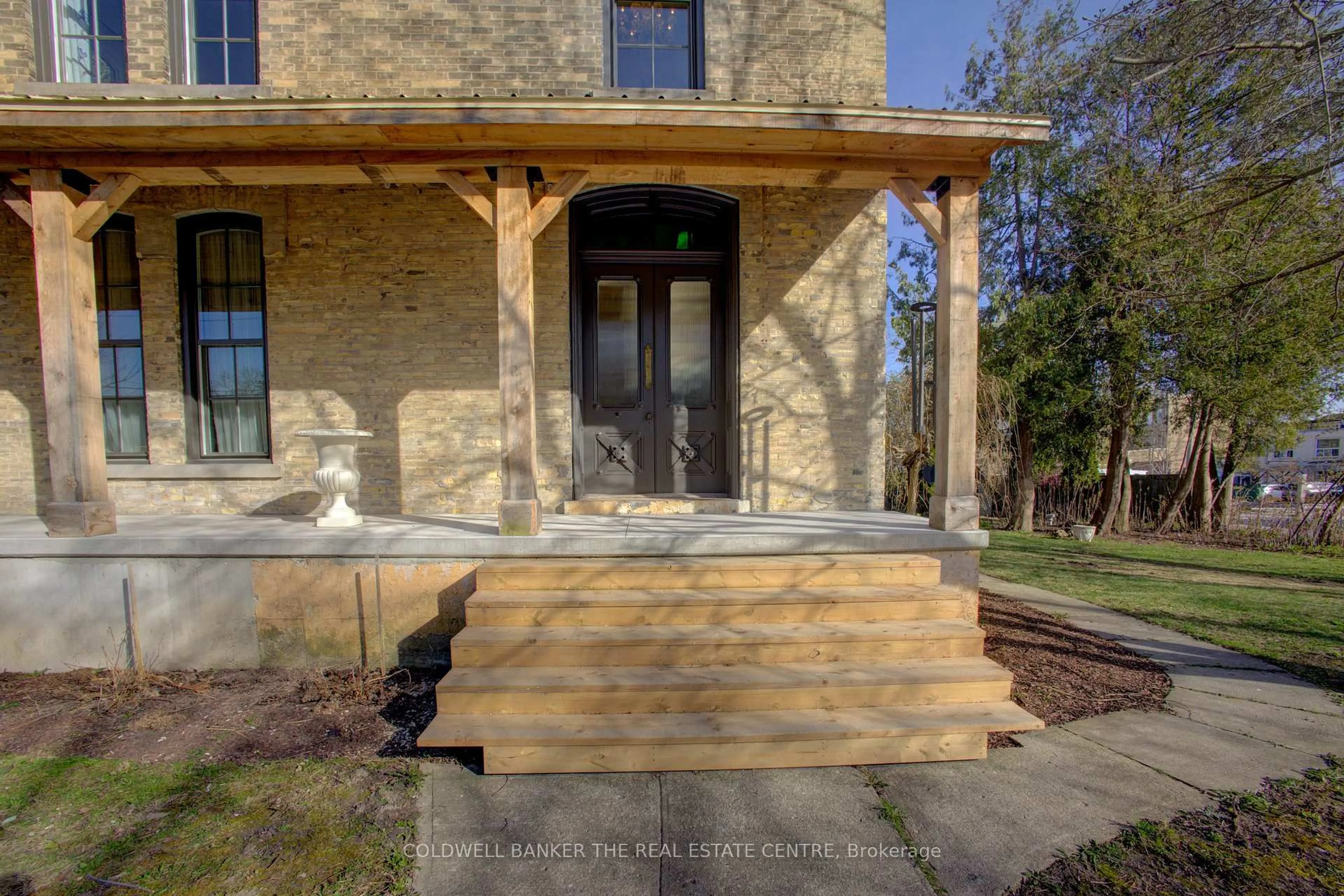 Home with brick exterior material, building for 150 WELLINGTON St, Wellington North Ontario N0G 2L2