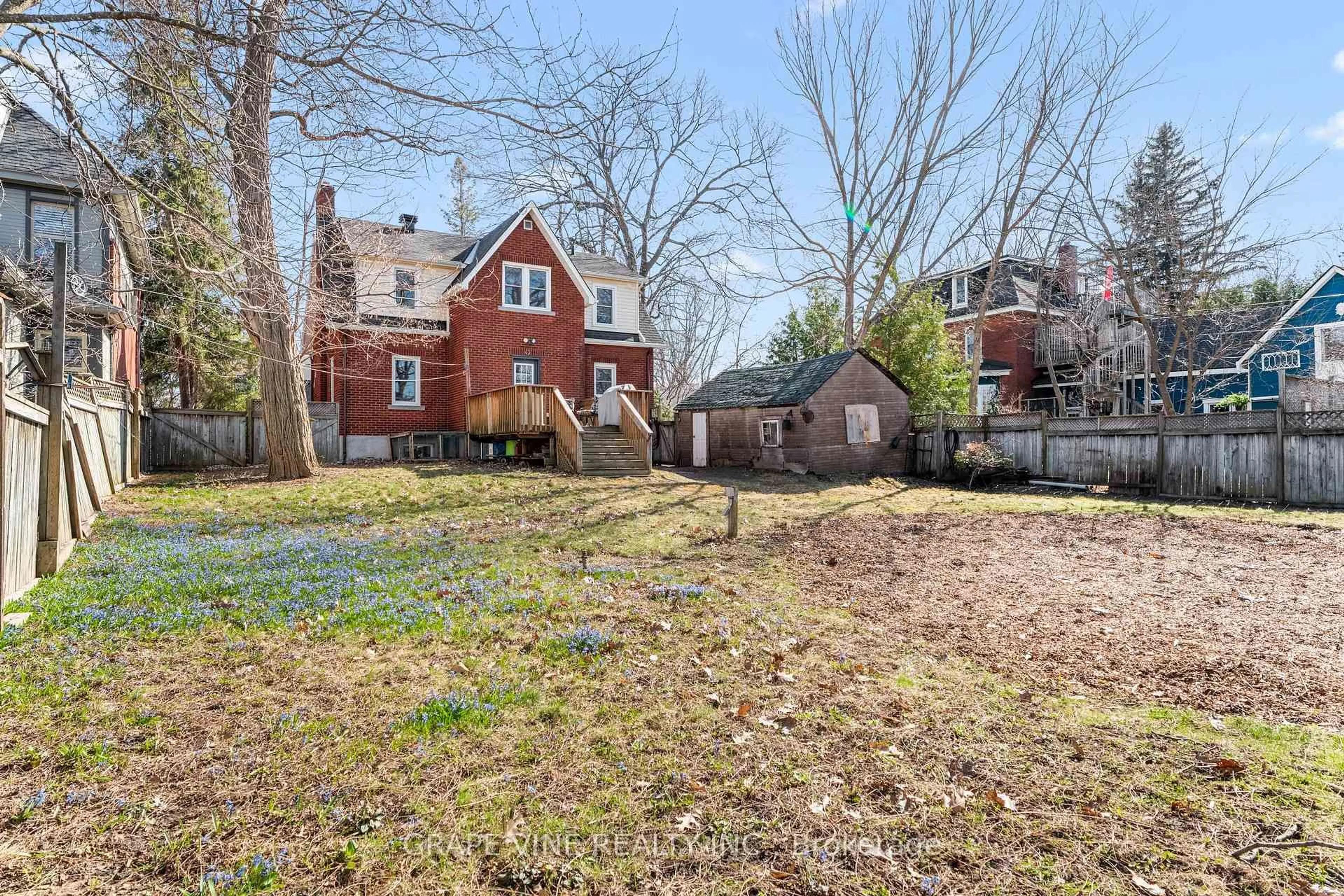 A pic from outside/outdoor area/front of a property/back of a property/a pic from drone, street for 369 Pleasant Park Rd, Ottawa Ontario K1H 5M7