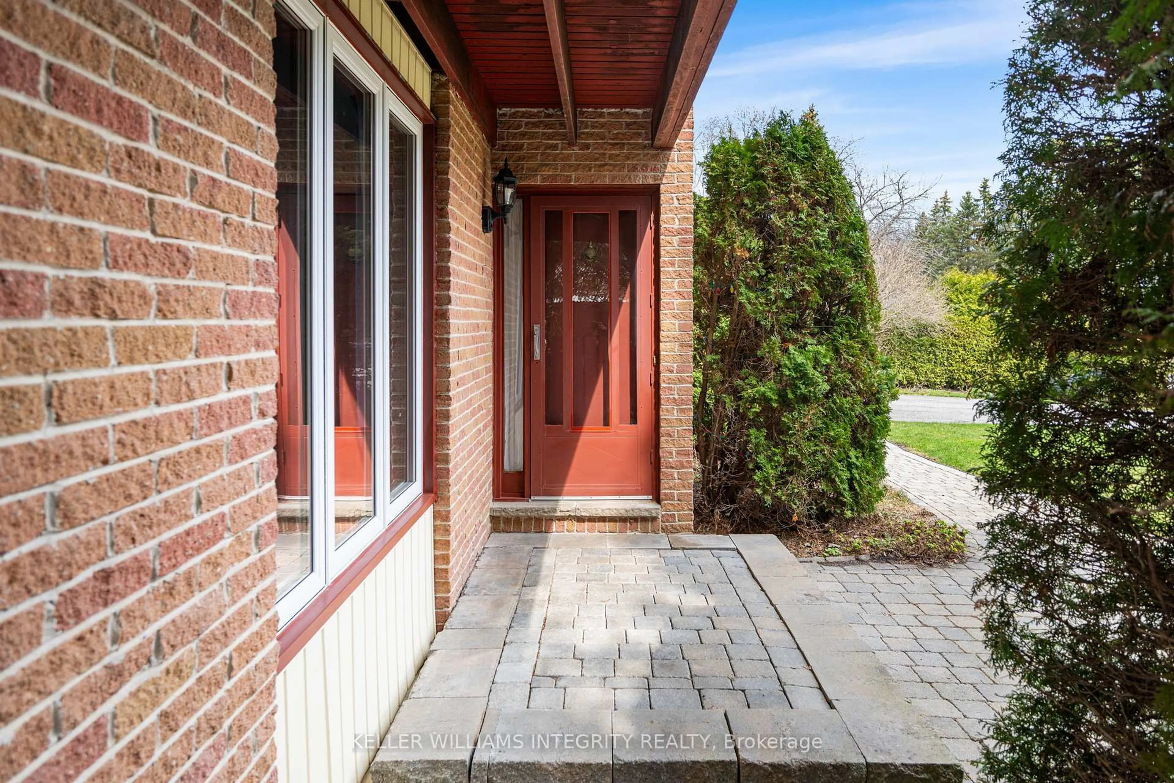 Home with brick exterior material, street for 5434 Riverside Cres, Manotick Ontario K4M 1G9