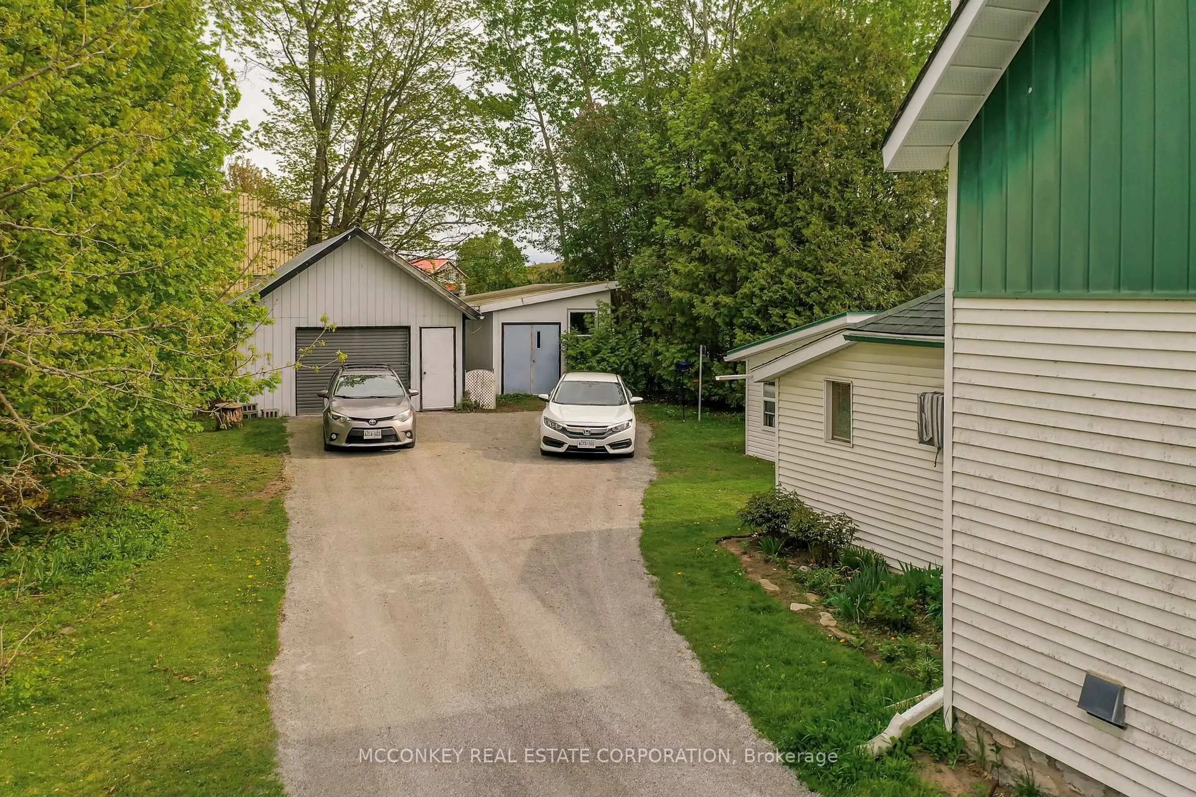 A pic from outside/outdoor area/front of a property/back of a property/a pic from drone, street for 164 Front St, Trent Hills Ontario K0L 1Y0