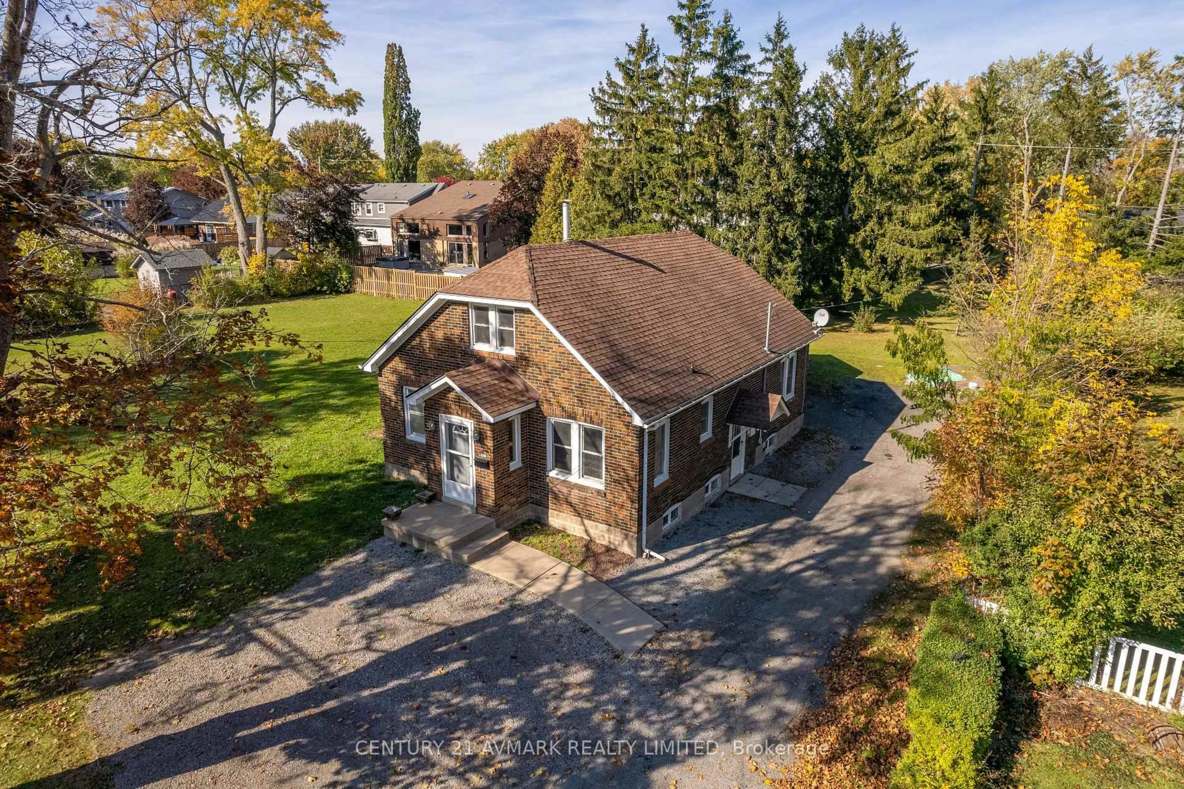 A pic from outside/outdoor area/front of a property/back of a property/a pic from drone, street for 1408 Garrison Rd, Fort Erie Ontario L2A 1P6