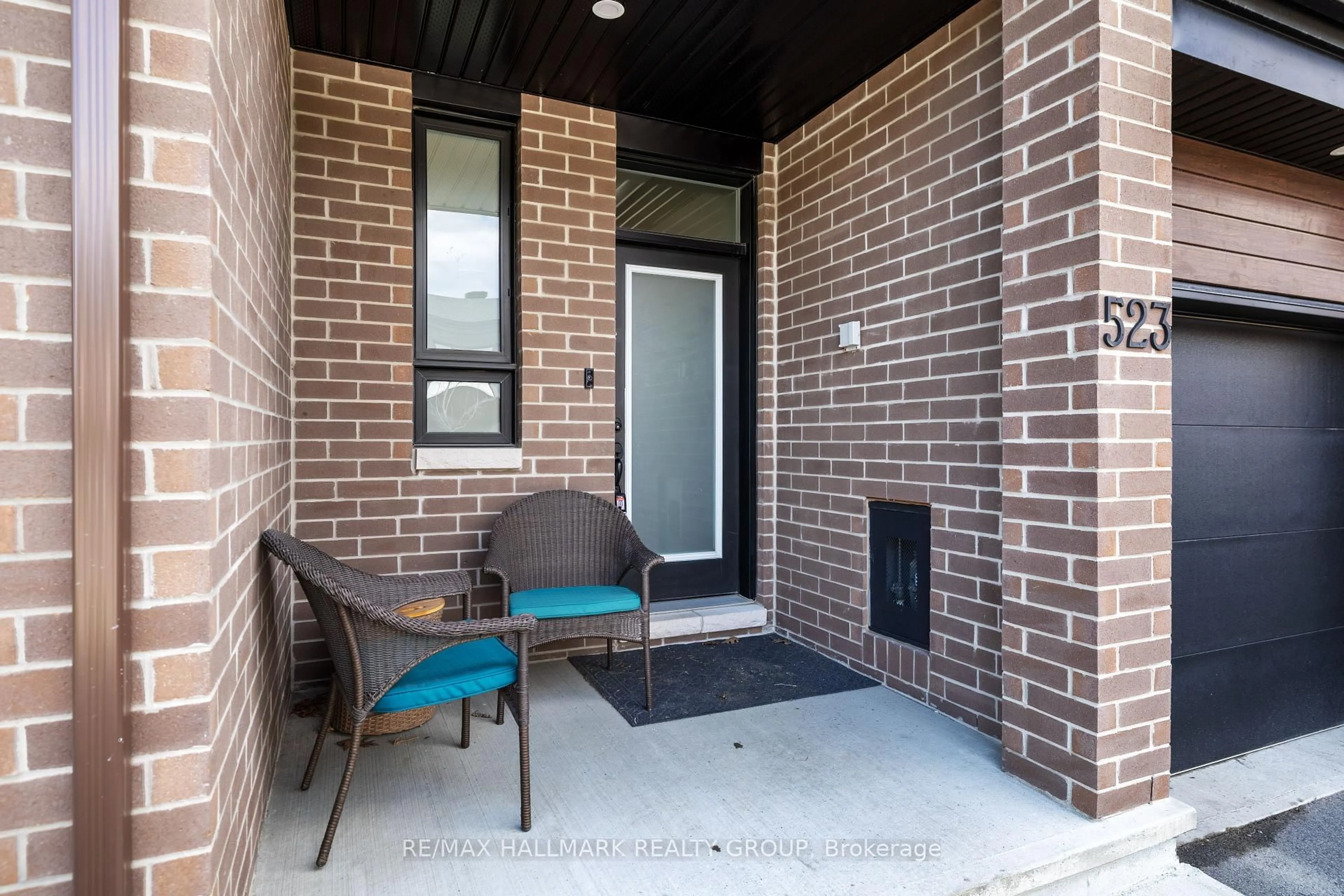 Unknown for 523 Rathburn Lane, Ottawa Ontario K1T 0T4