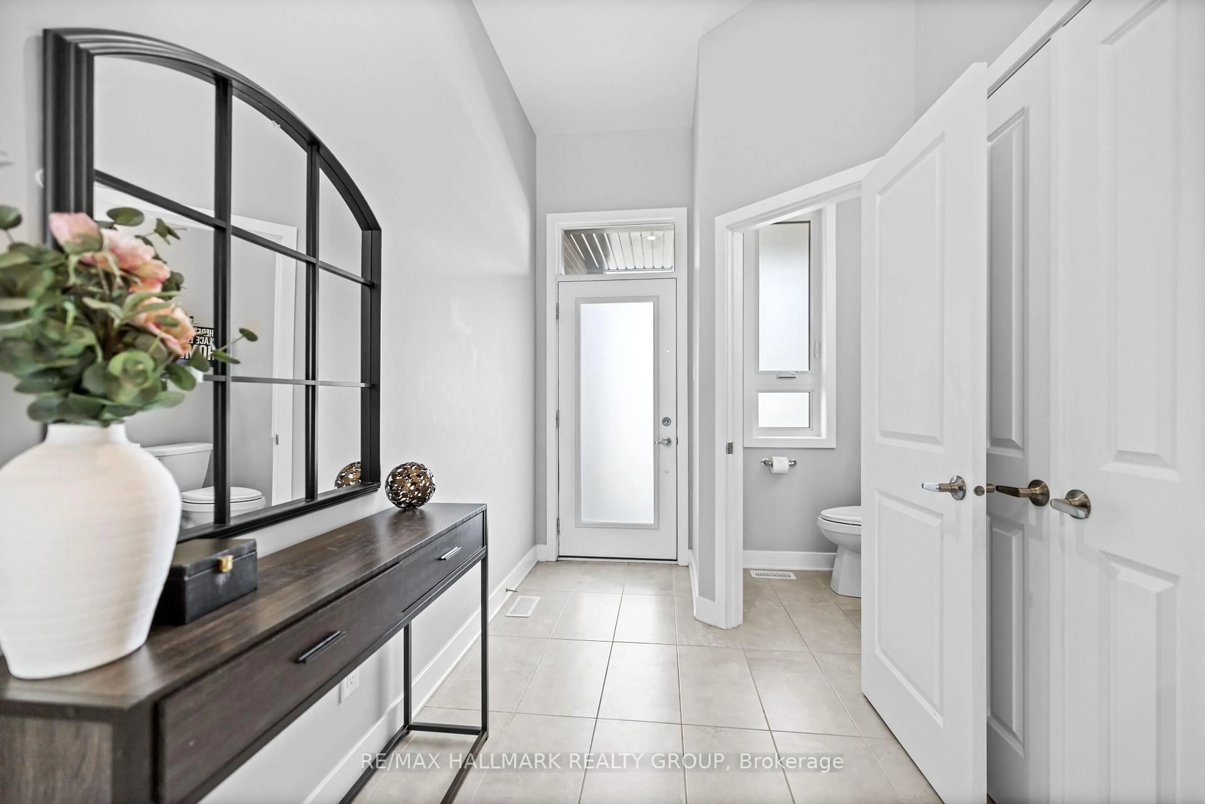 Indoor entryway for 523 Rathburn Lane, Ottawa Ontario K1T 0T4