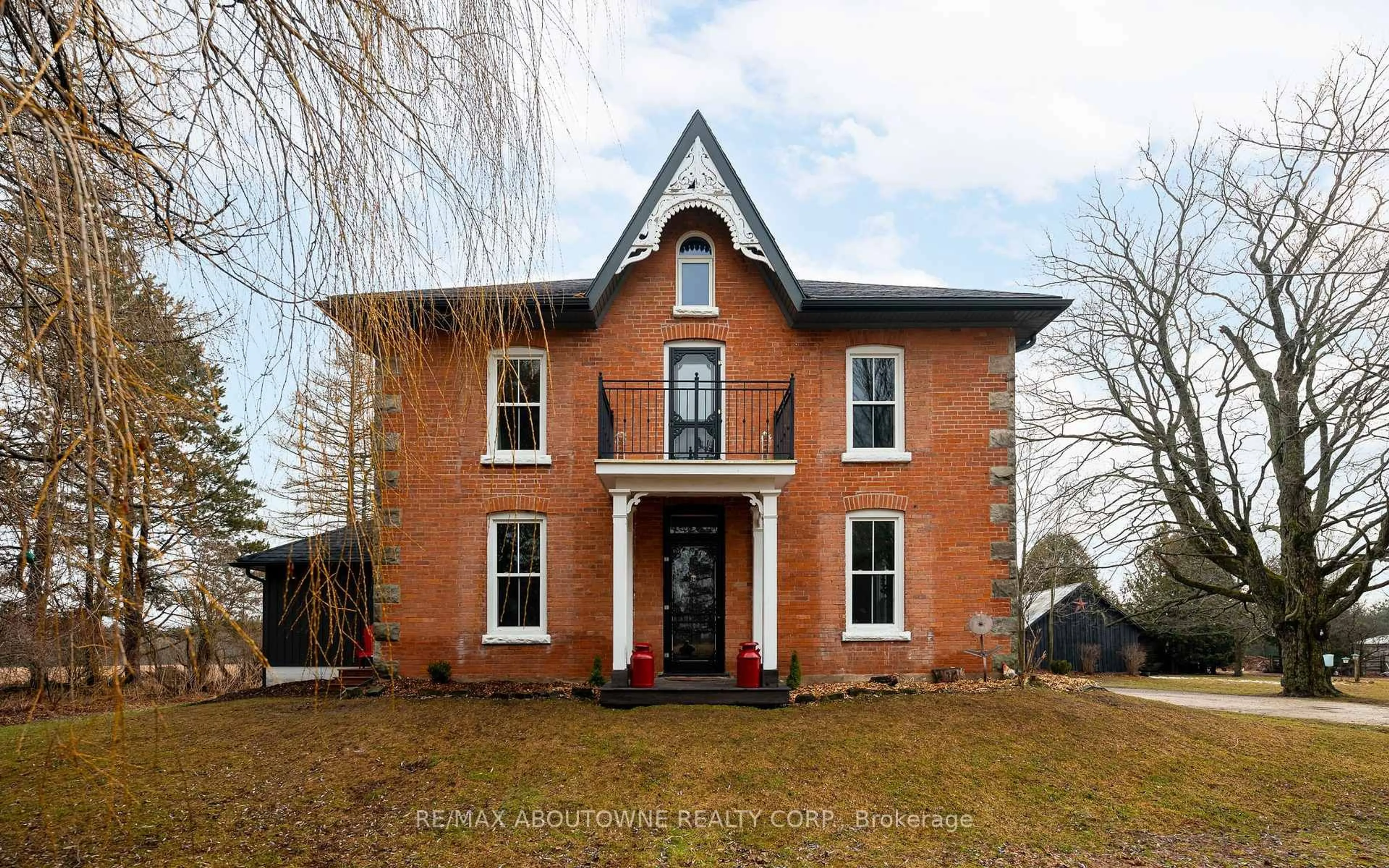 Home with brick exterior material, building for 674217 Hurontario St, Mono Ontario L9W 5R9