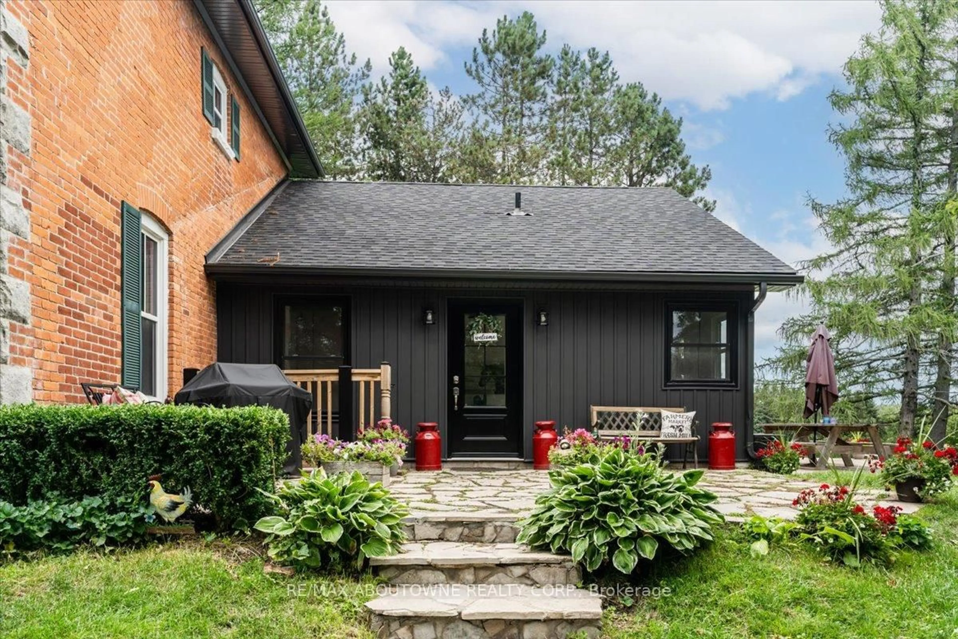 Home with brick exterior material, unknown for 674217 Hurontario St, Mono Ontario L9W 5R9