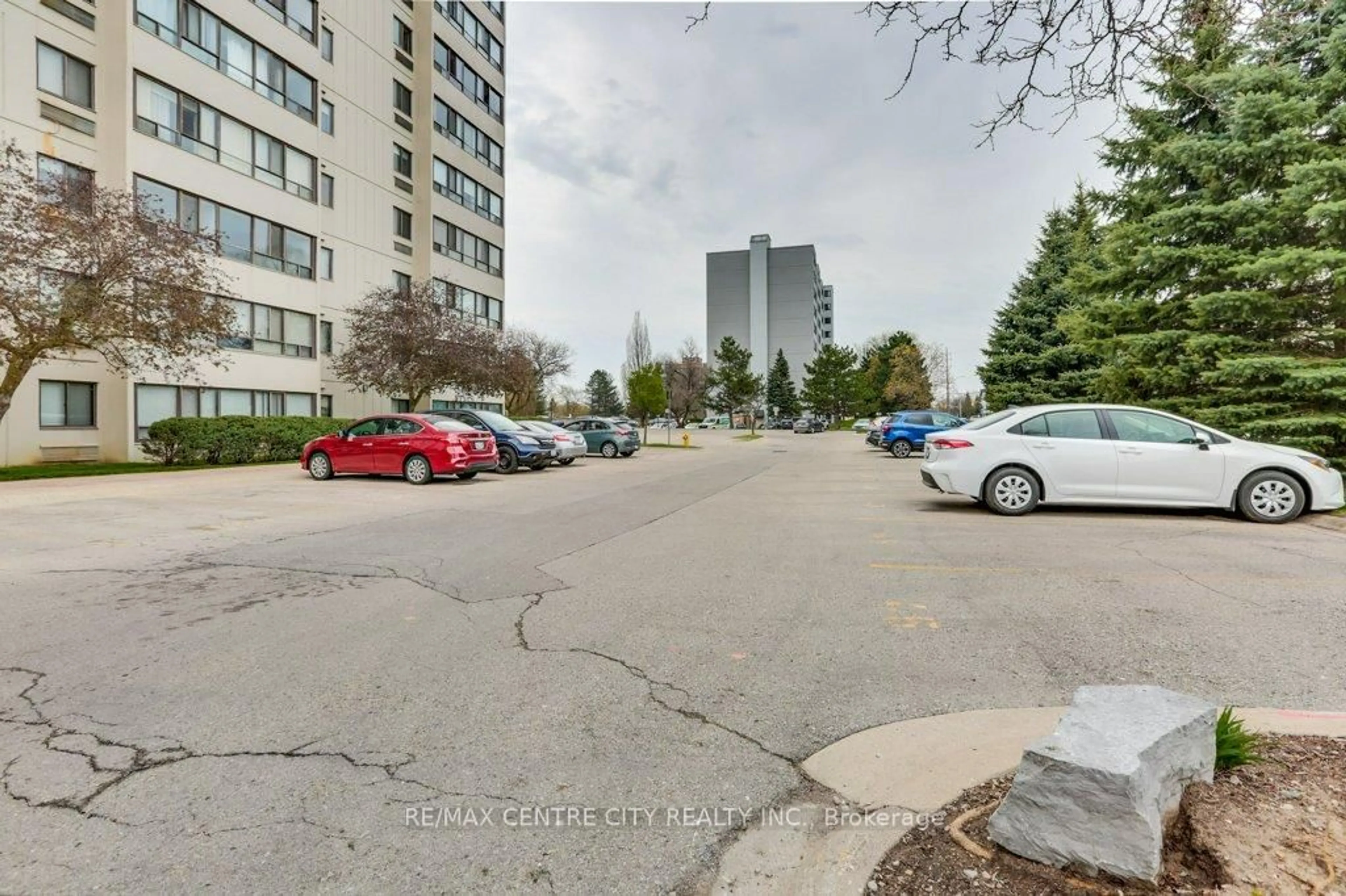 Unknown for 1600 Adelaide St #702, London North Ontario N5X 3H6