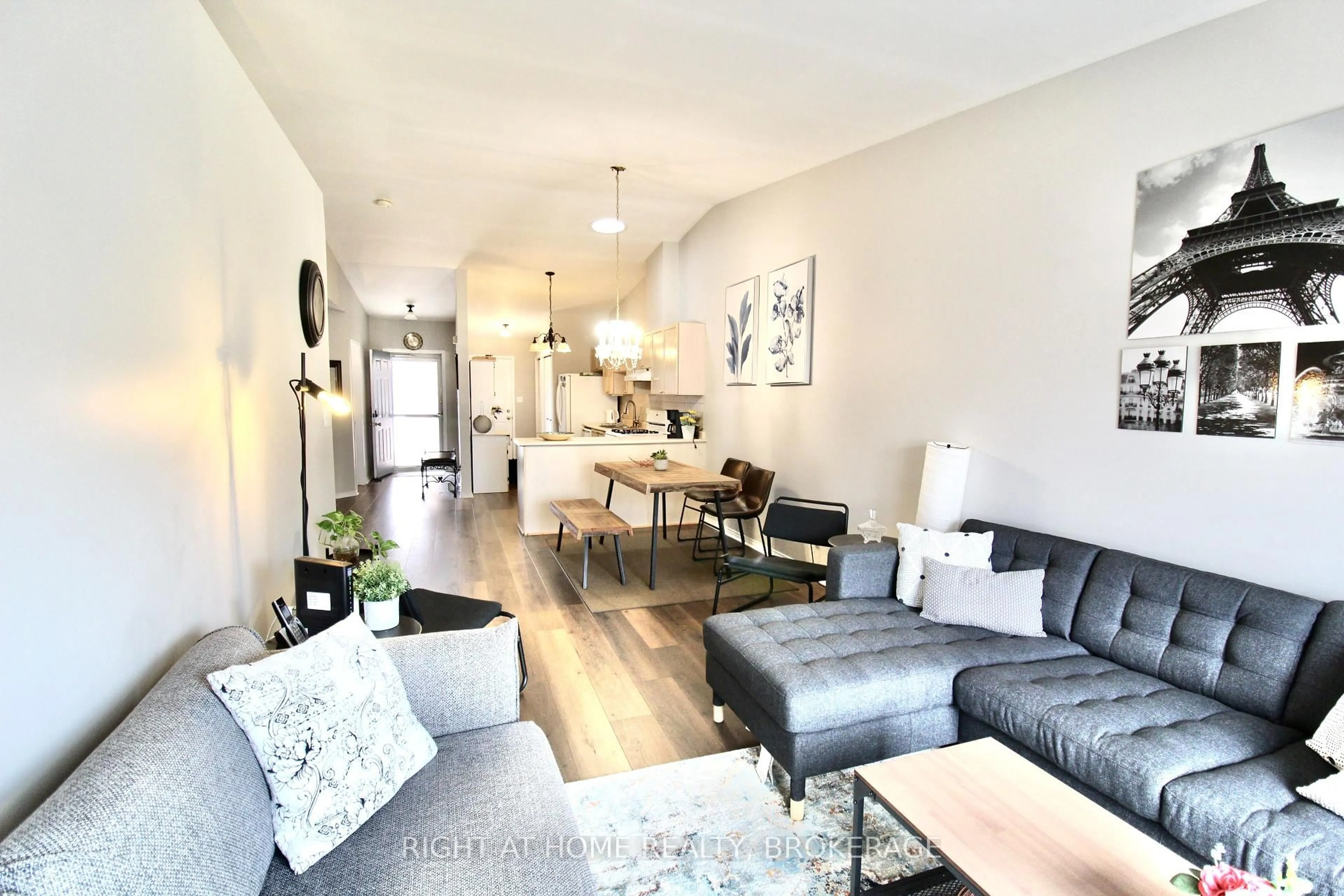 Living room with furniture, unknown for 4451 Michael Ave, Lincoln Ontario L0R 1B5