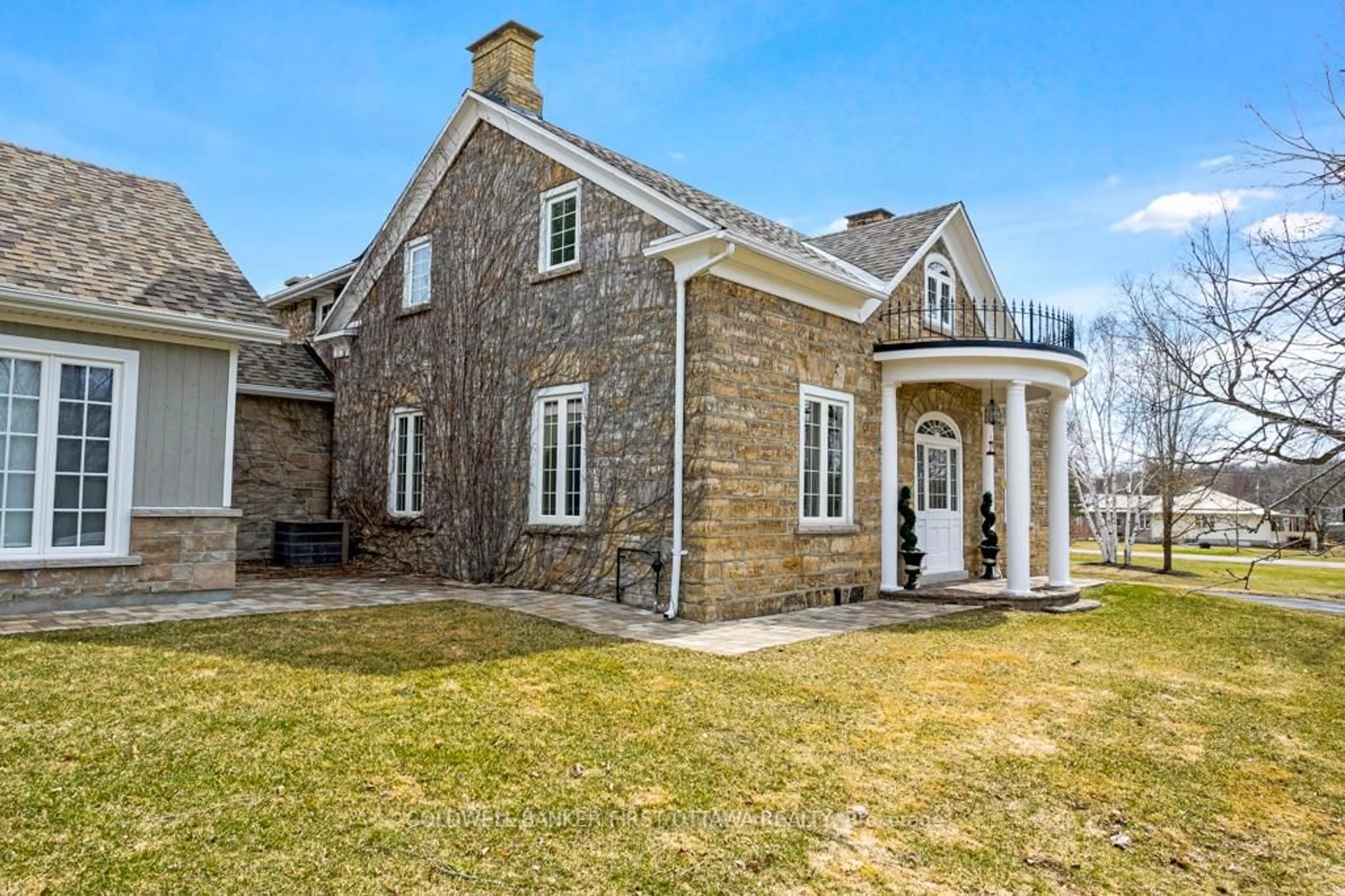Home with brick exterior material, building for 2638 Rideau Ferry Rd, Perth Ontario K7H 0G5