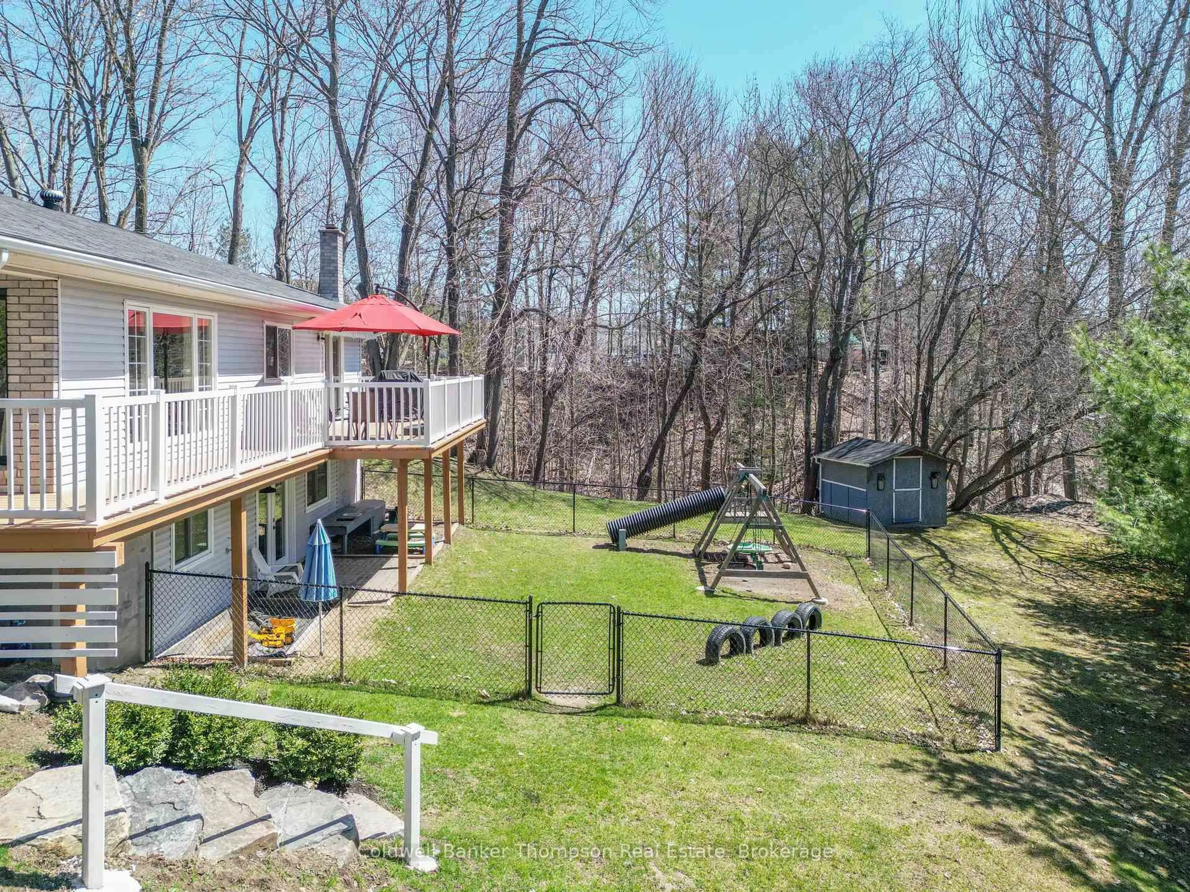 A pic from outside/outdoor area/front of a property/back of a property/a pic from drone, unknown for 17 Winona Dr, Huntsville Ontario P1H 1L9