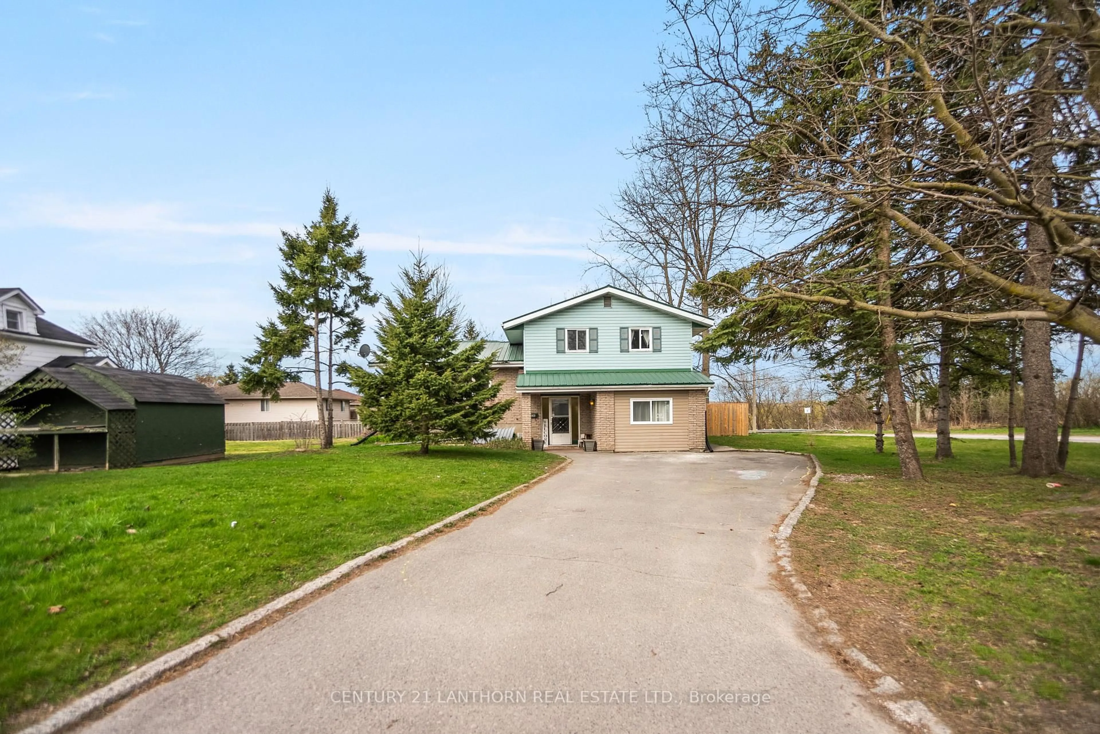 A pic from outside/outdoor area/front of a property/back of a property/a pic from drone, street for 236 Reid St, Quinte West Ontario K8V 5W3
