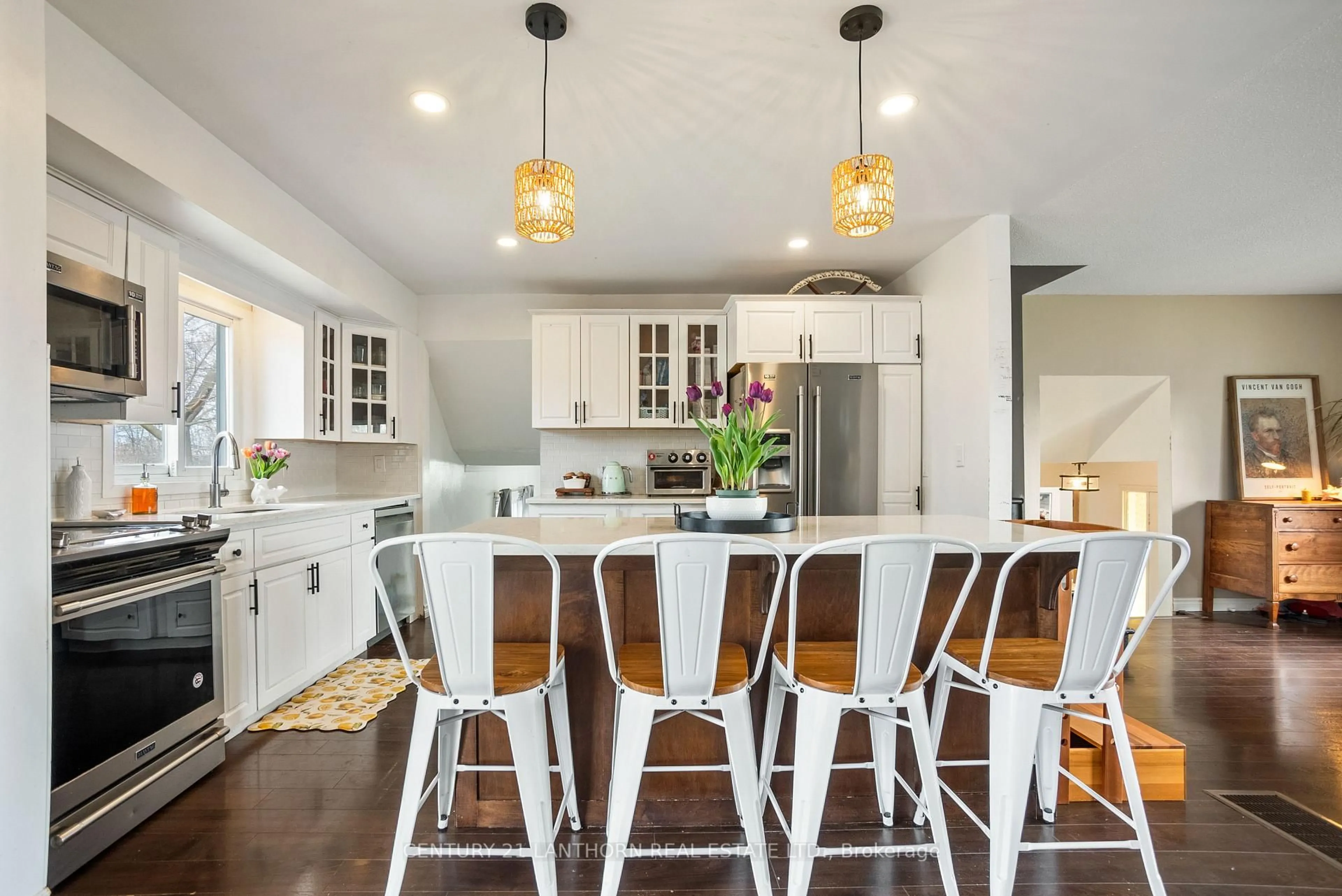 Open concept kitchen, unknown for 236 Reid St, Quinte West Ontario K8V 5W3