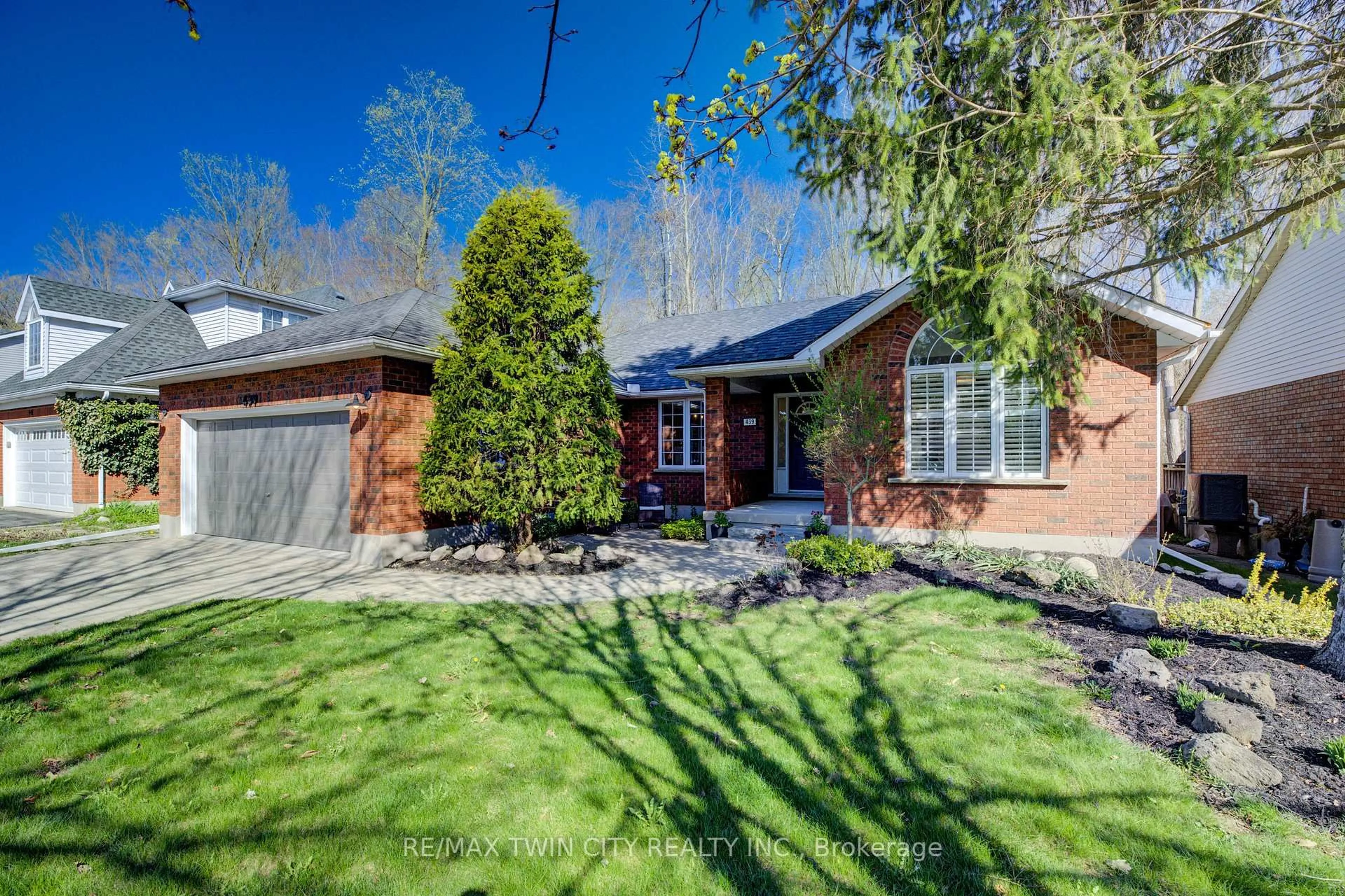 Home with brick exterior material, street for 439 Northlake Dr, Waterloo Ontario N2V 1Y6