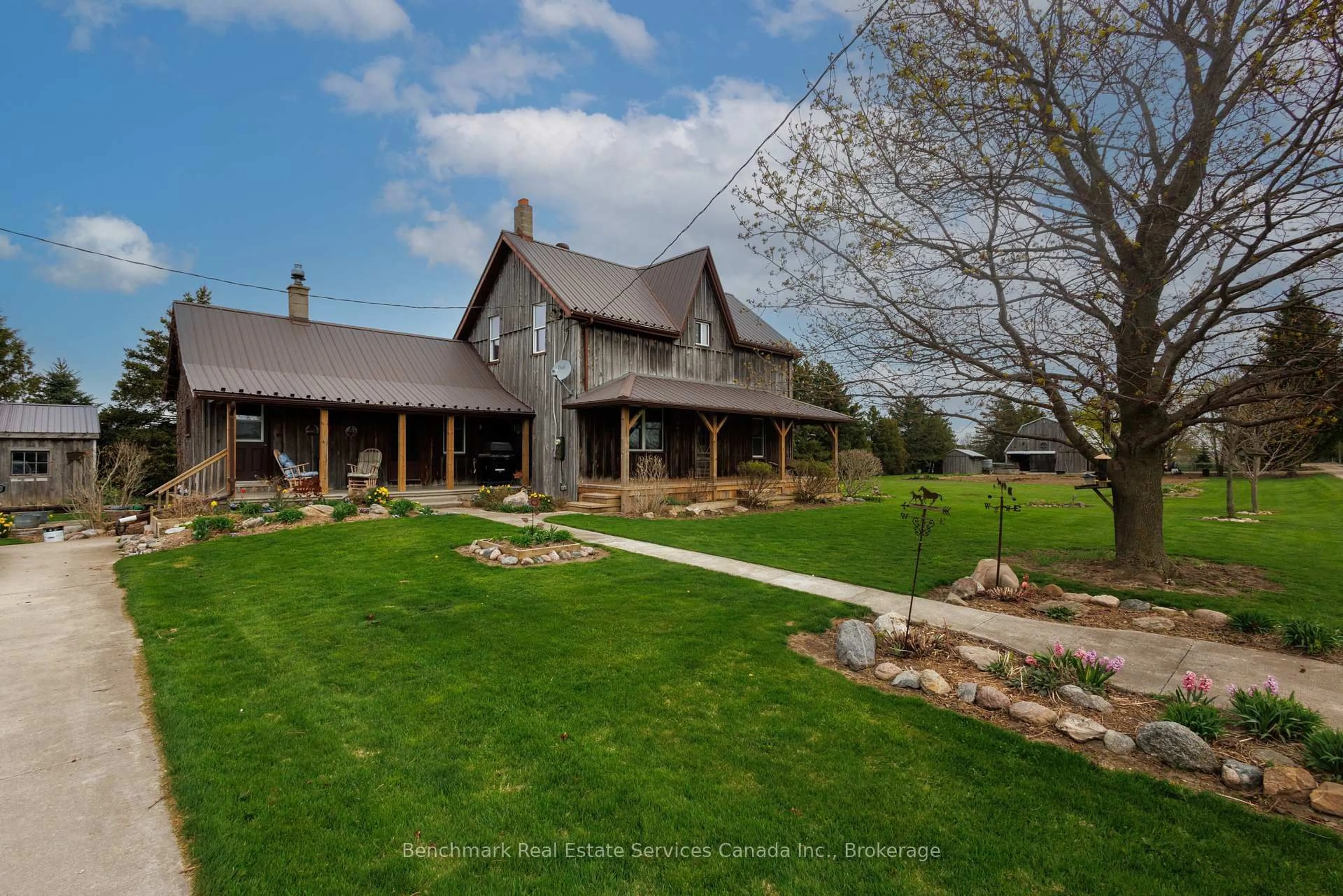 A pic from outside/outdoor area/front of a property/back of a property/a pic from drone, unknown for 5633 4 Line, Perth South Ontario N4X 1C8