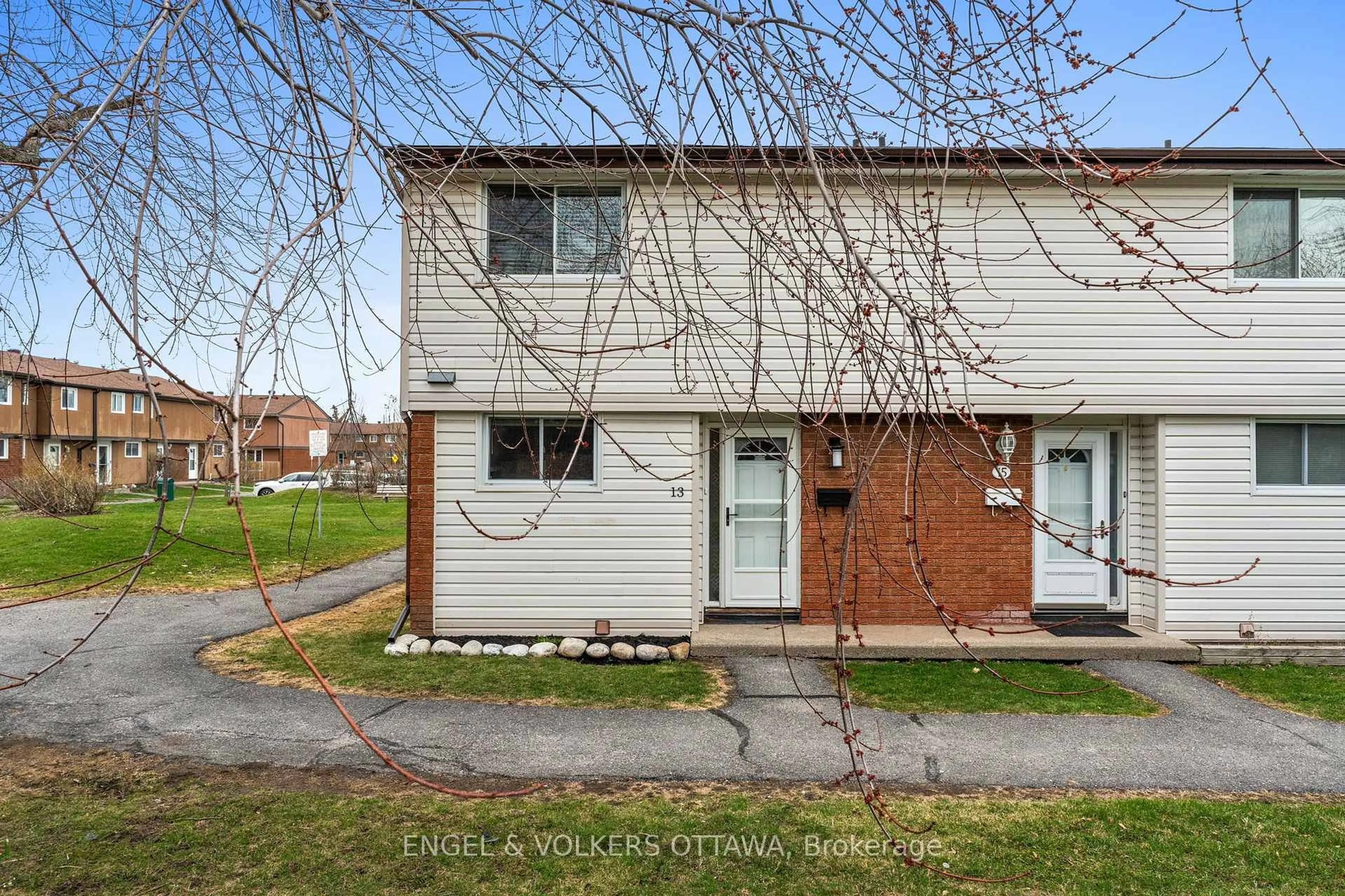 Unknown for 13 Bellman Dr #5, Ottawa Ontario K2H 8S3