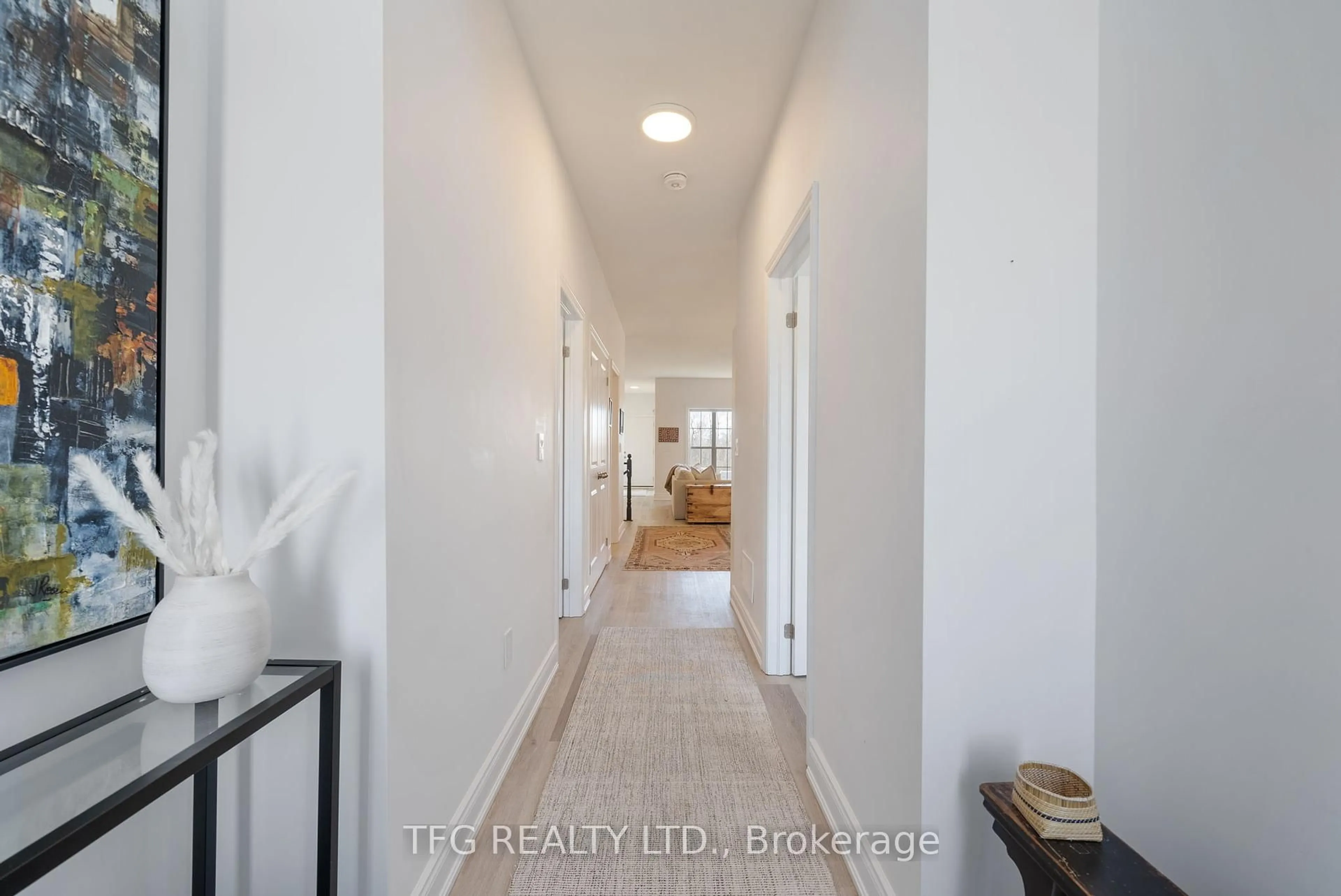 Indoor entryway for 883 Ernest Allen Blvd, Cobourg Ontario K9A 1W9