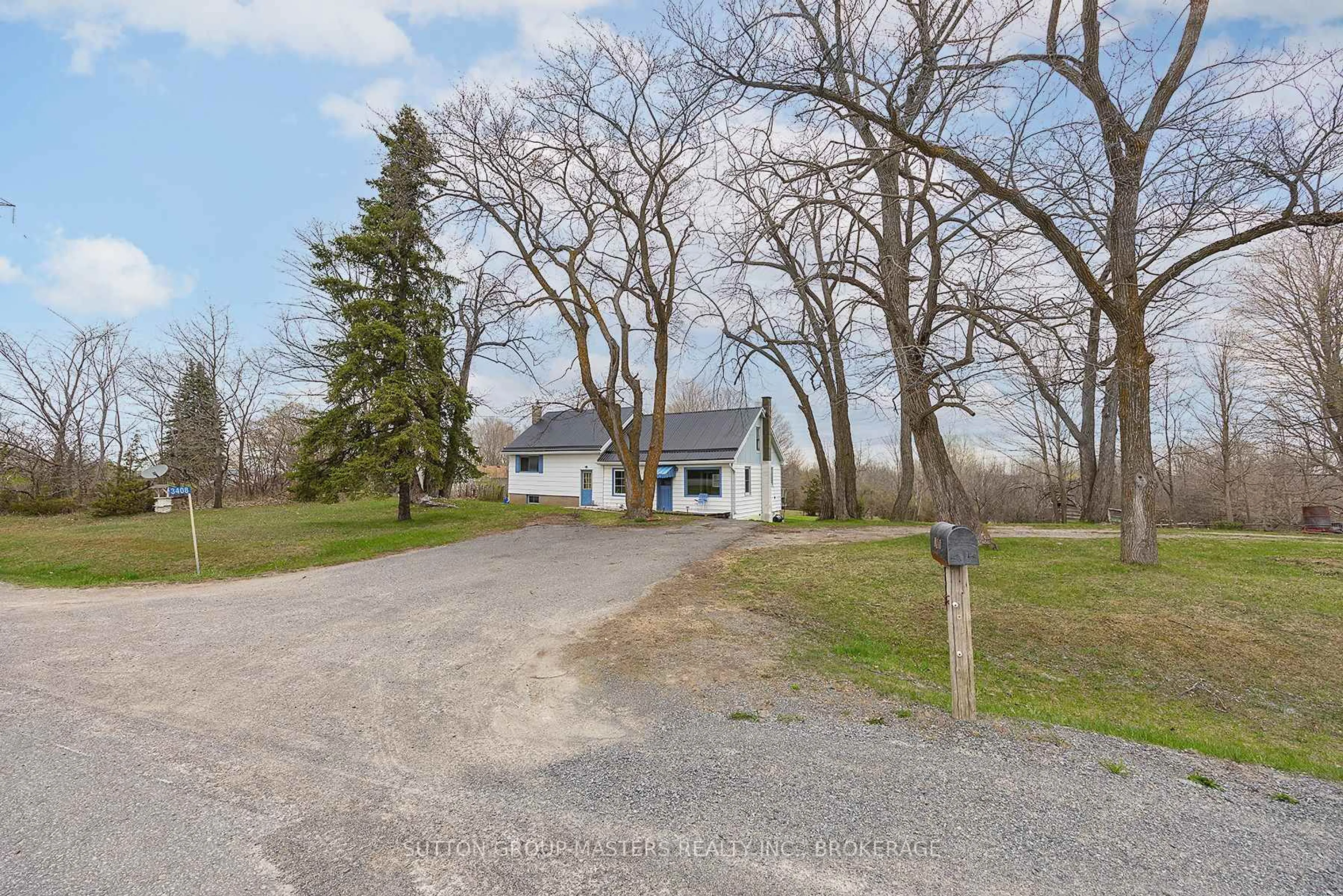 A pic from outside/outdoor area/front of a property/back of a property/a pic from drone, street for 3408 Battersea Rd, Inverary Ontario K0H 1X0
