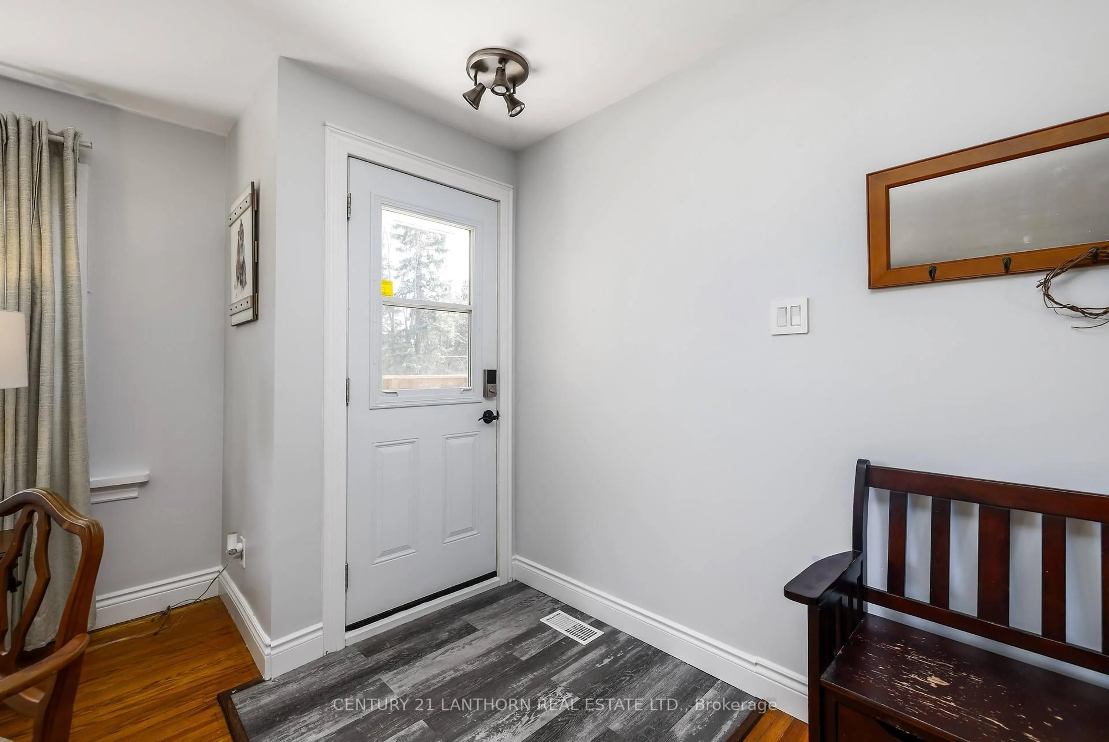 Indoor entryway for 51 Lafferty Rd, Trenton Ontario K8V 5P7