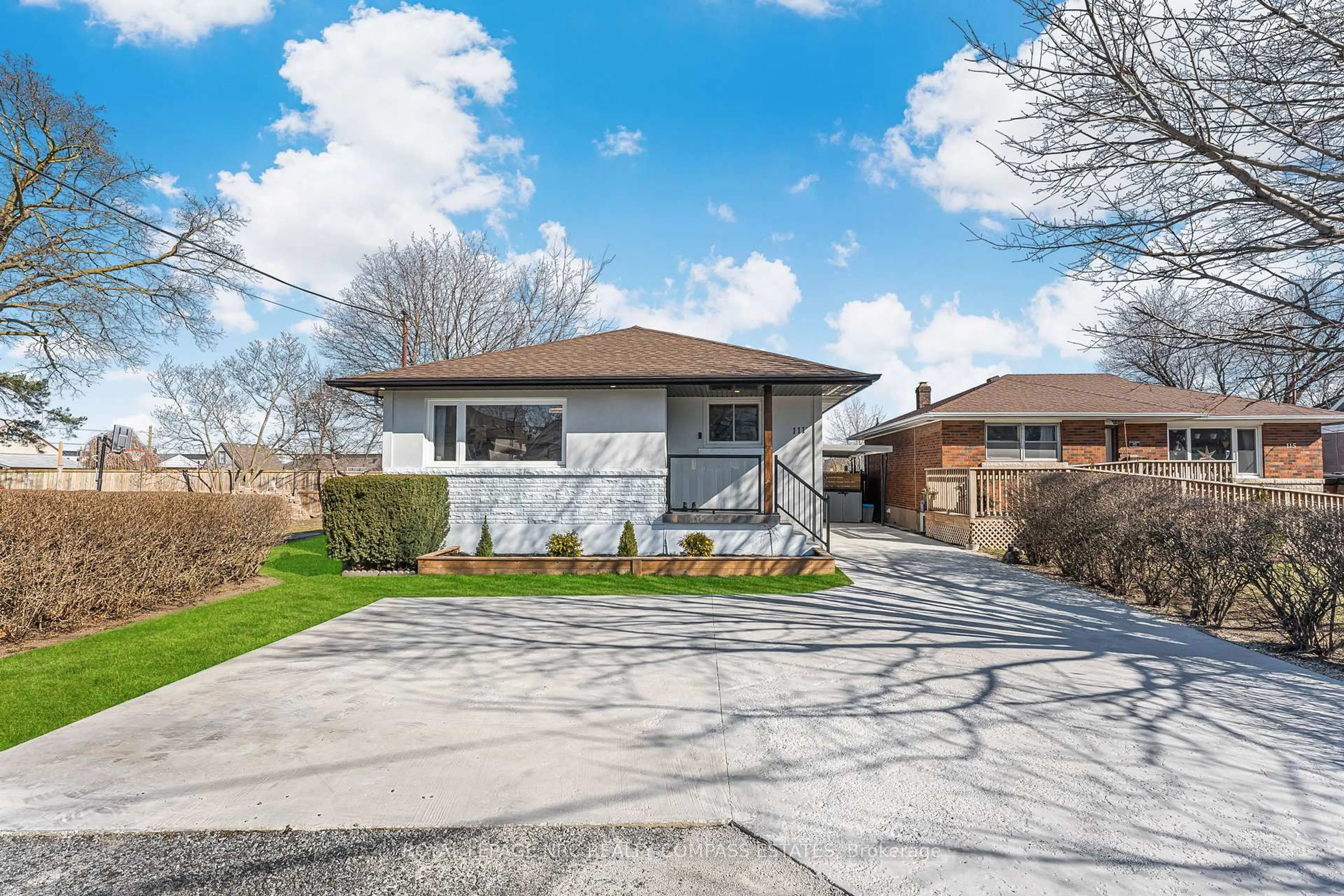 Home with brick exterior material, street for 111 Eastchester Ave, St. Catharines Ontario L2P 2Y9