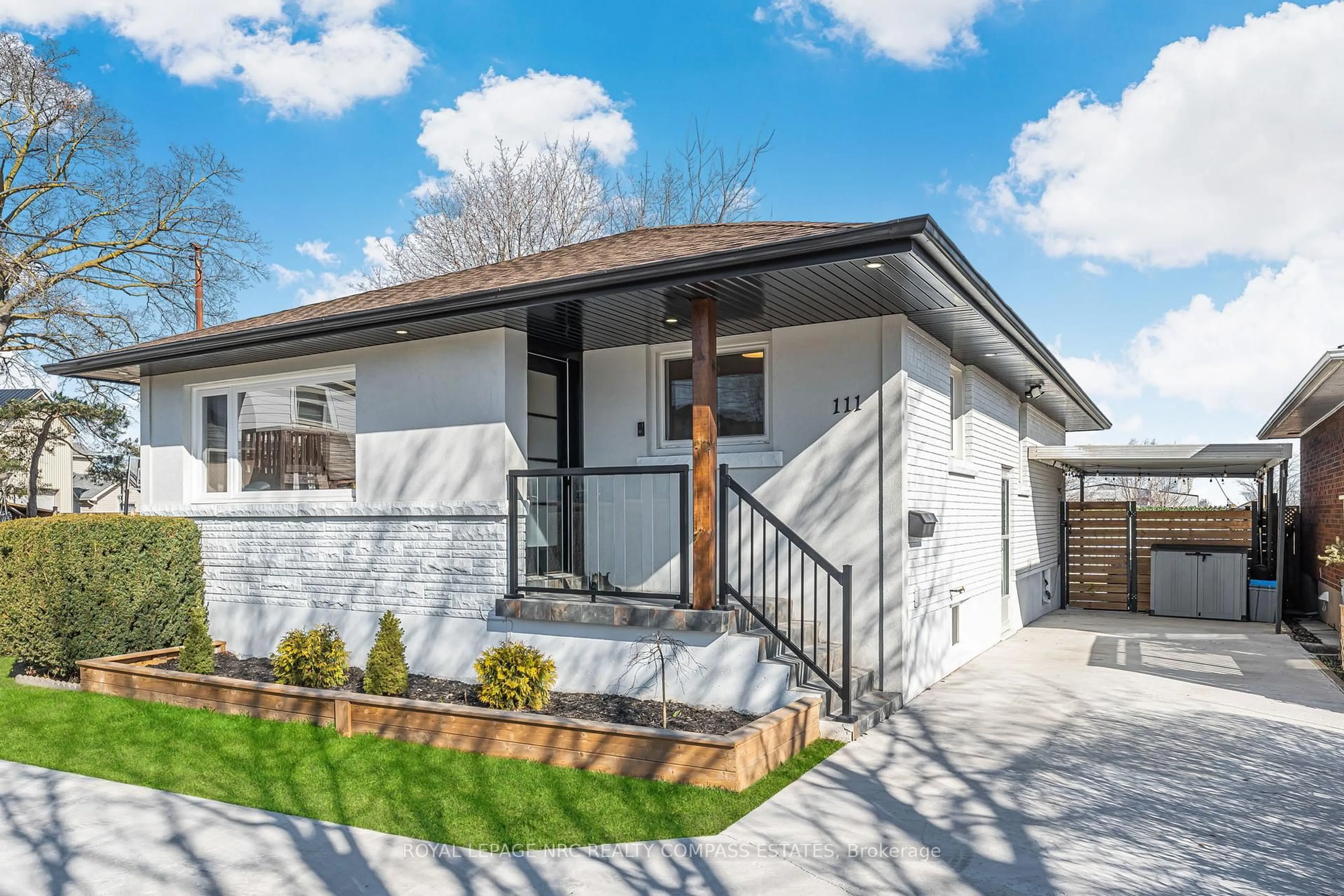 Home with brick exterior material, street for 111 Eastchester Ave, St. Catharines Ontario L2P 2Y9