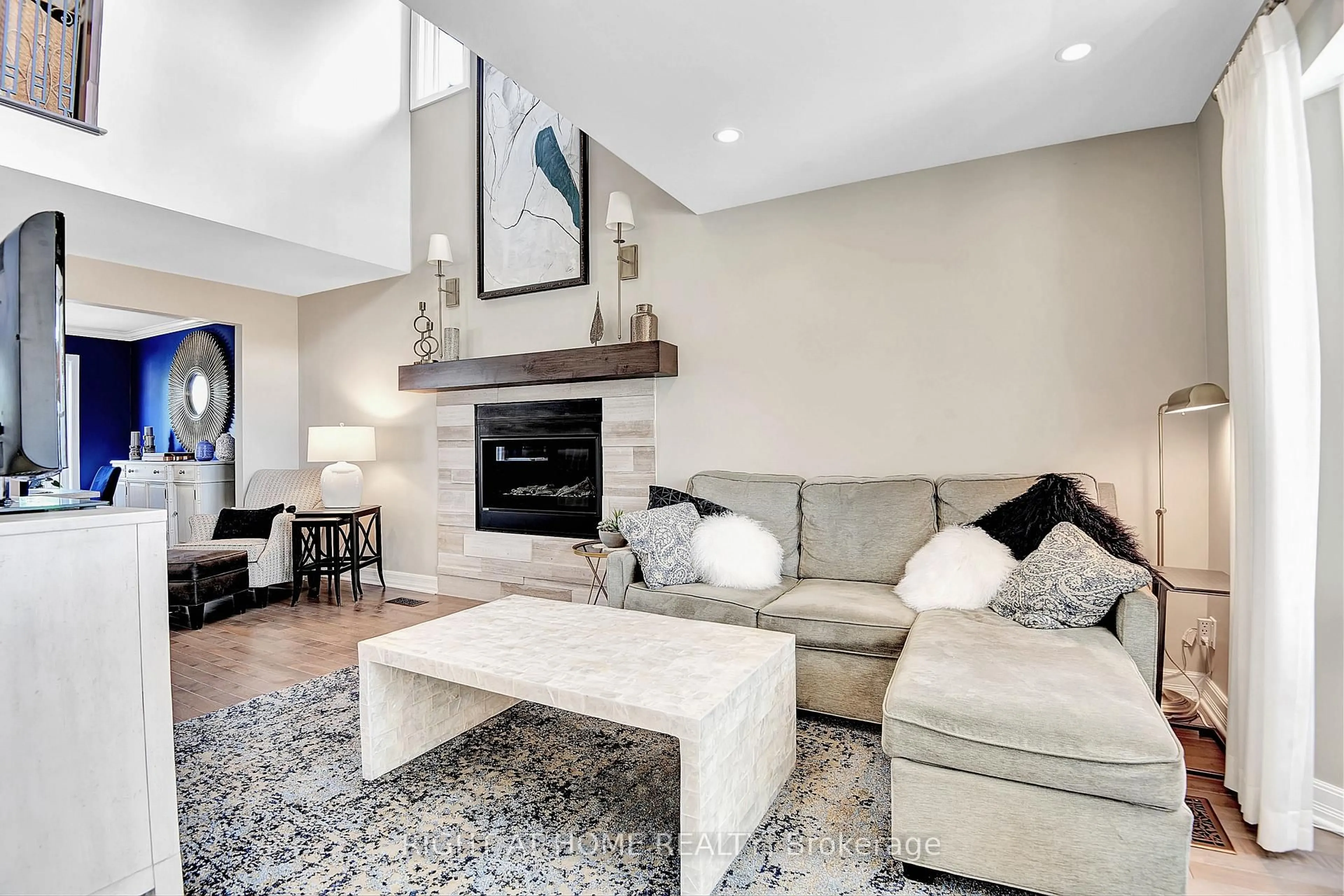 Living room with furniture, unknown for 55 Aylen Ave, Ottawa Ontario K2A 3P8