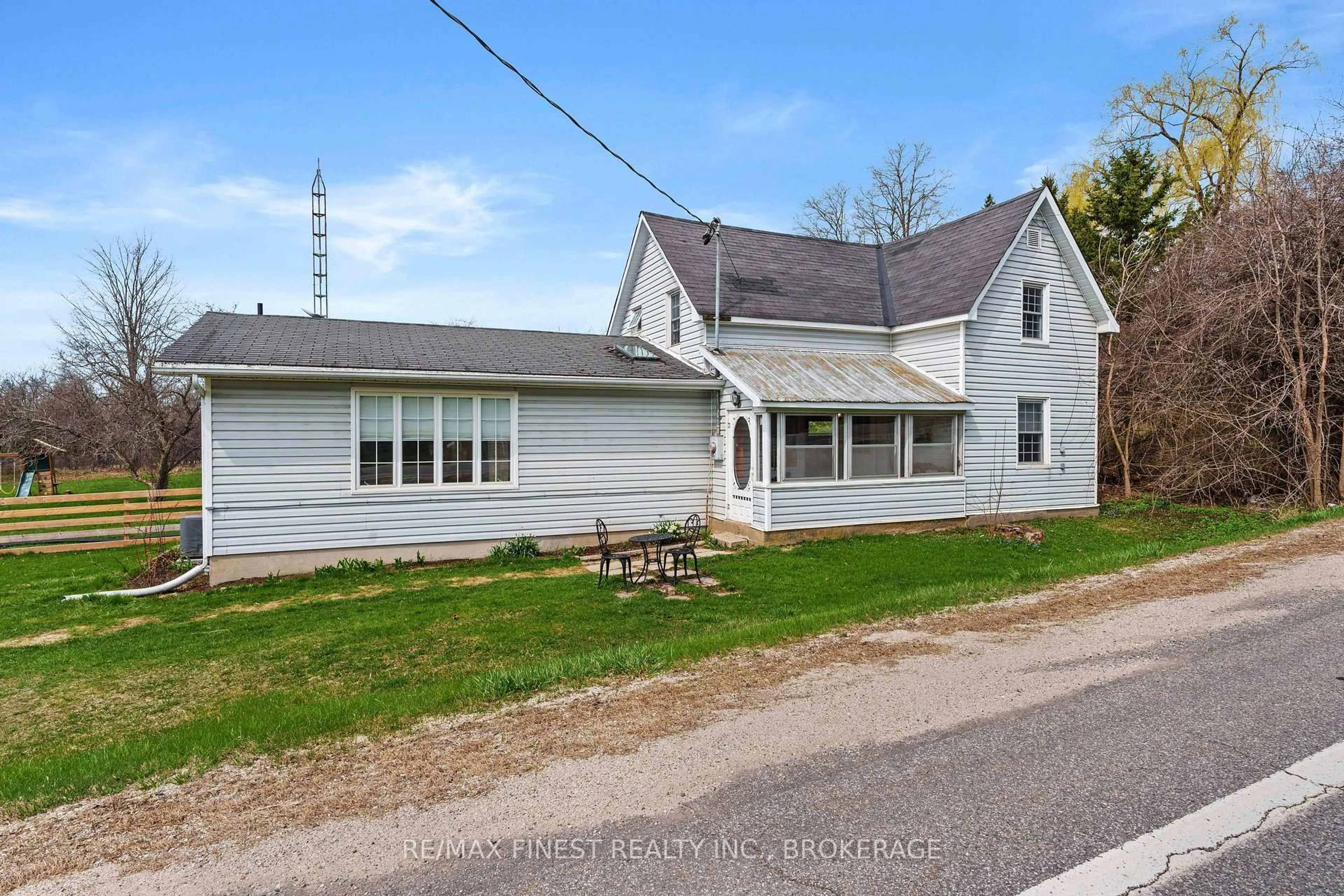 A pic from outside/outdoor area/front of a property/back of a property/a pic from drone, street for 541 Glen Tay Rd, Perth Ontario K7H 3C6