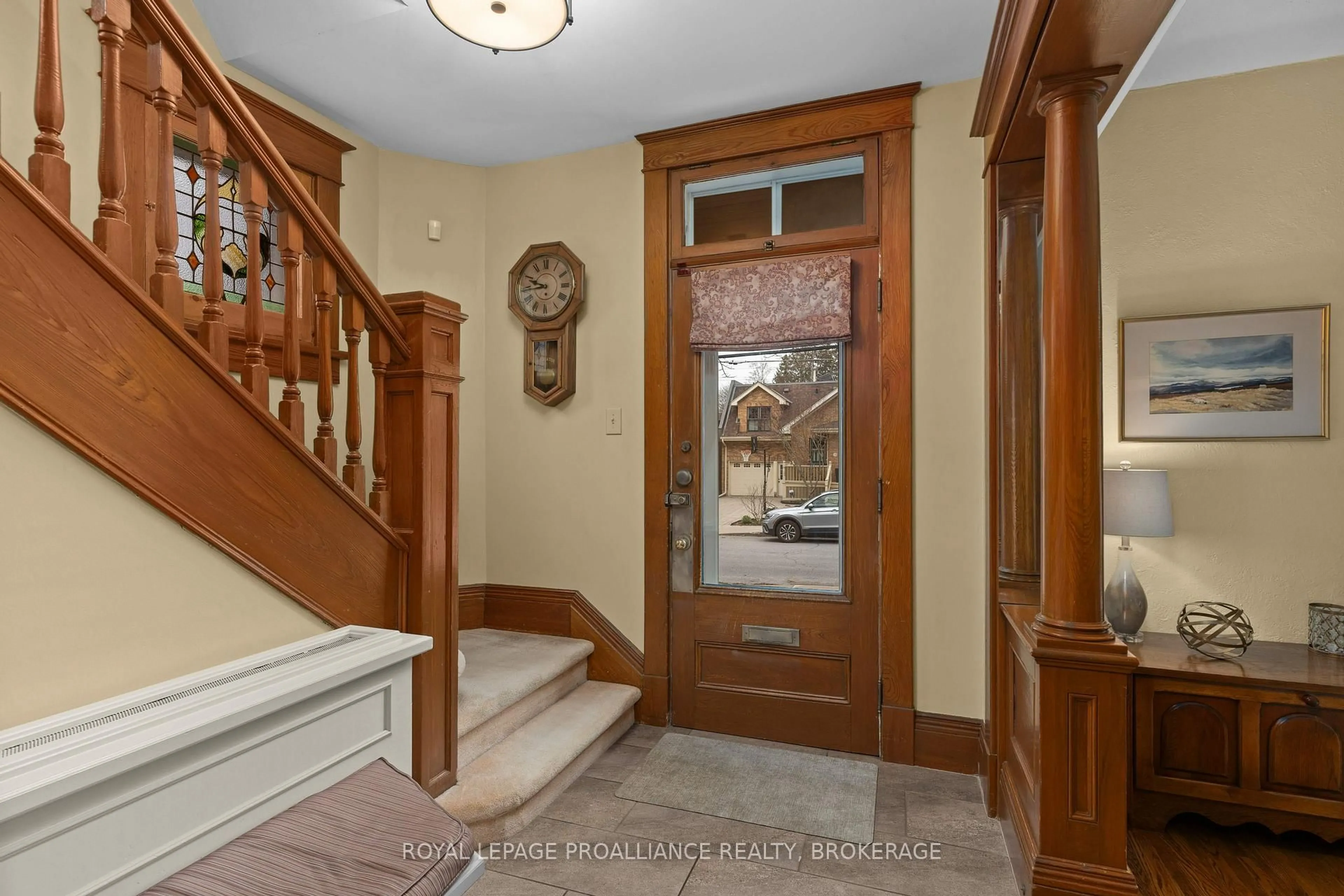 Indoor entryway for 127 Beverley St, Kingston Ontario K7L 3Y7