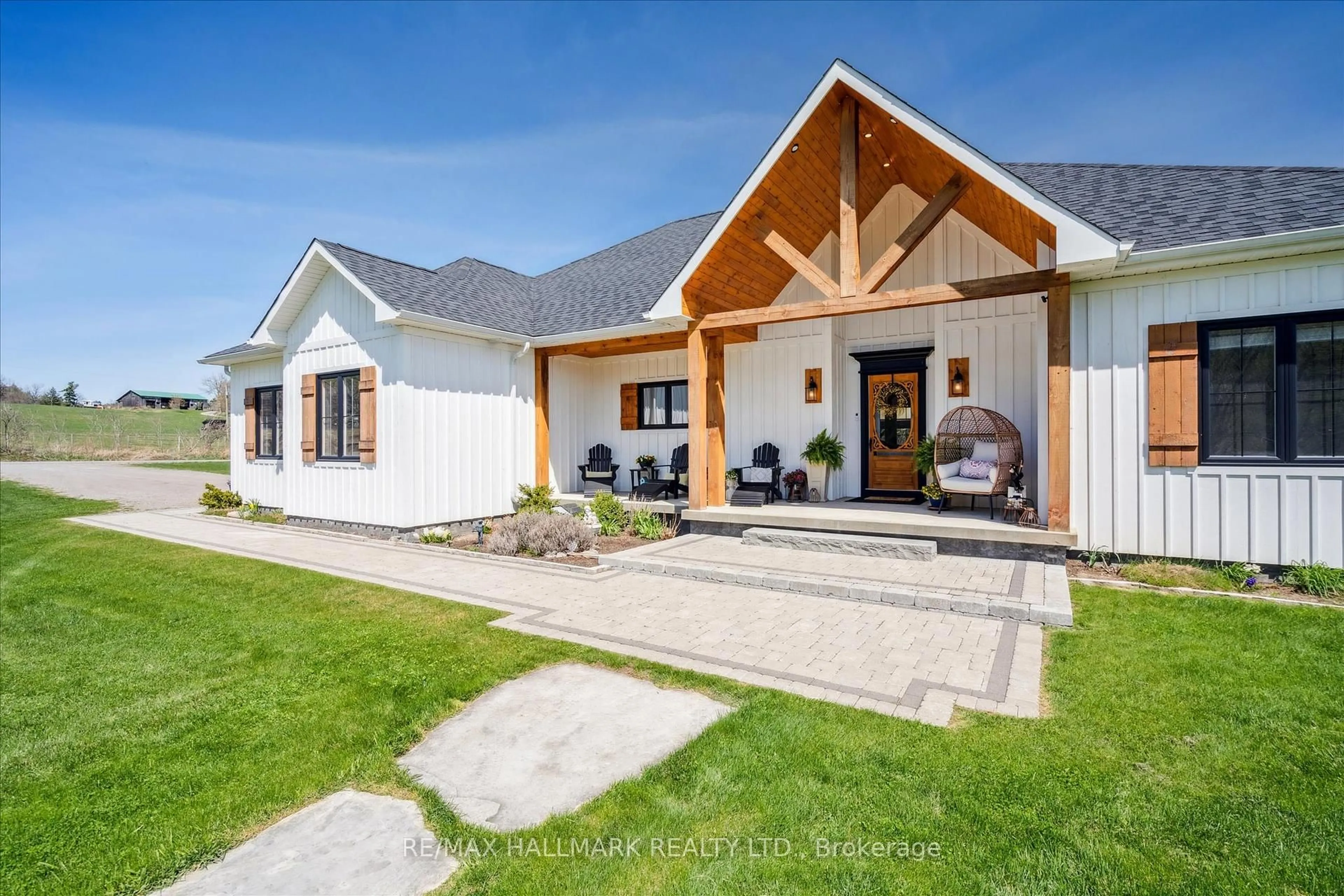 Home with vinyl exterior material, unknown for 3229 Garland Rd, Cobourg Ontario K9A 4J7