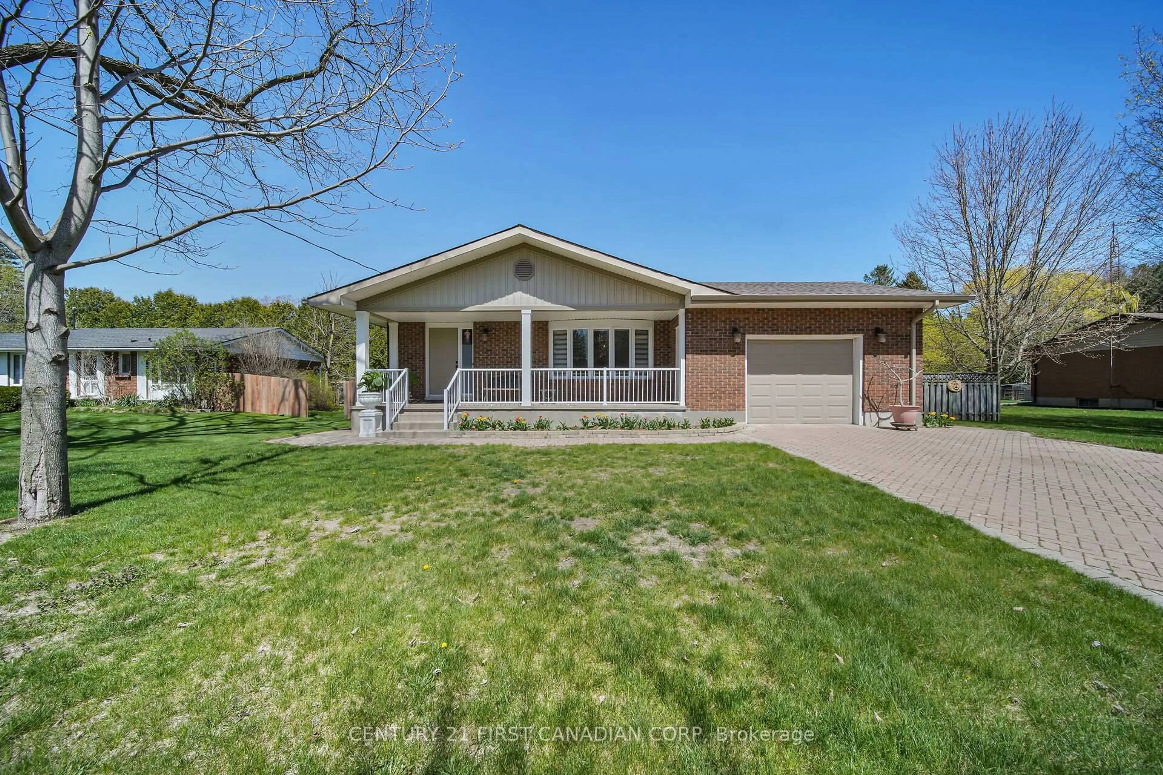 Home with vinyl exterior material, street for 10016 Graham Rd, West Elgin Ontario N0L 2P0