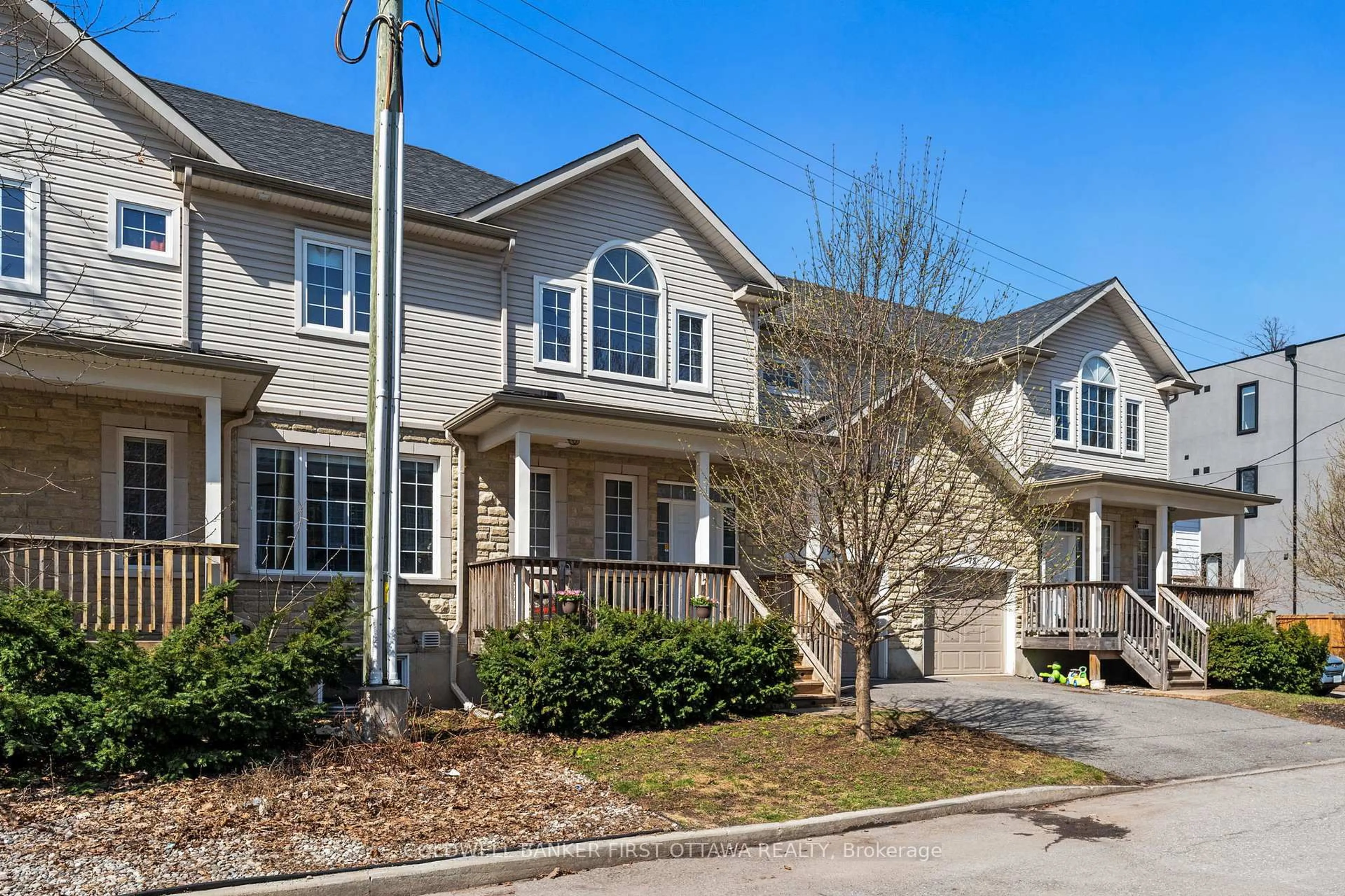 Home with brick exterior material, street for 982 Hooper St, Ottawa Ontario K1A 8A1