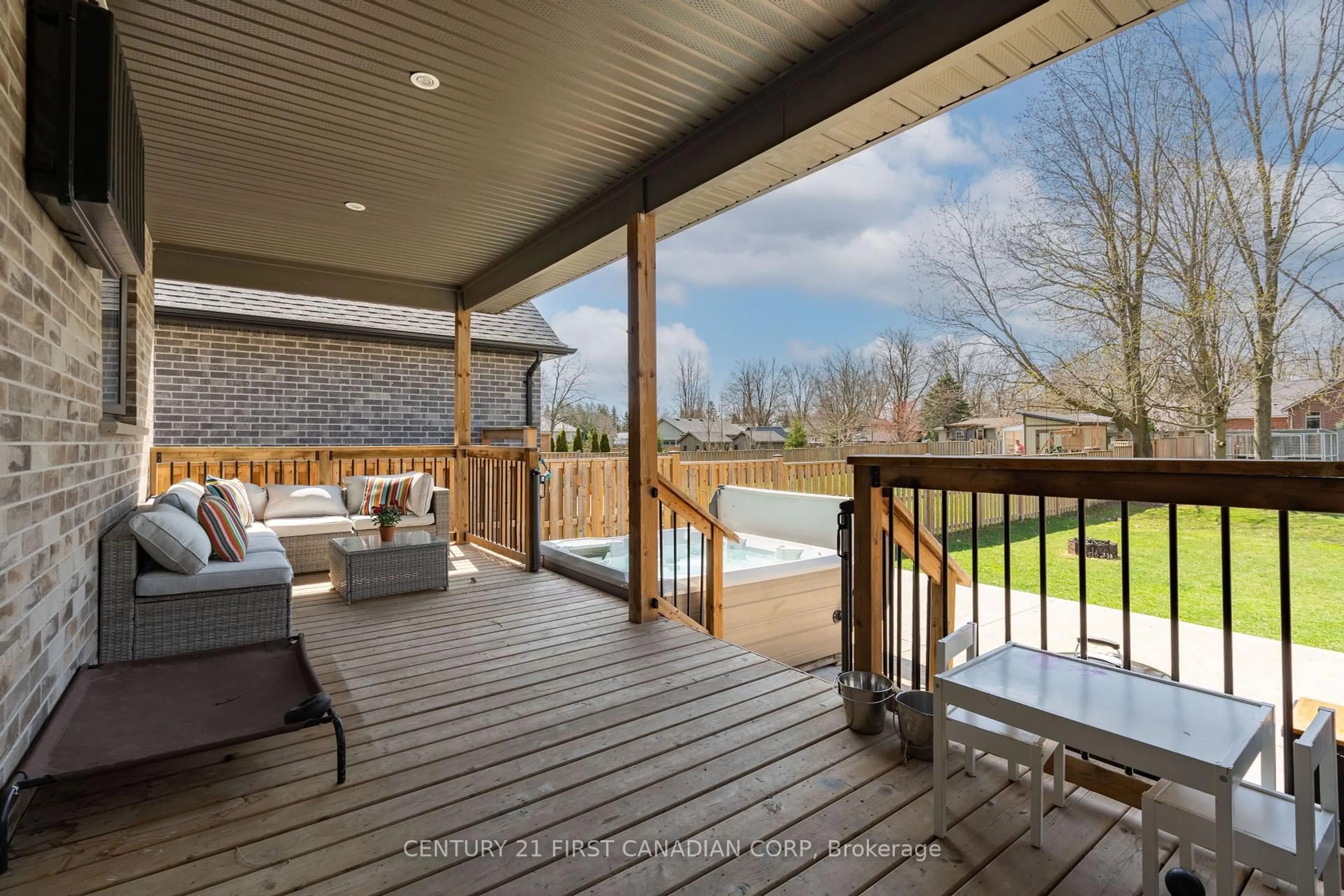Patio, unknown for 245 Walnut St, Lucan Biddulph Ontario N0M 2J0