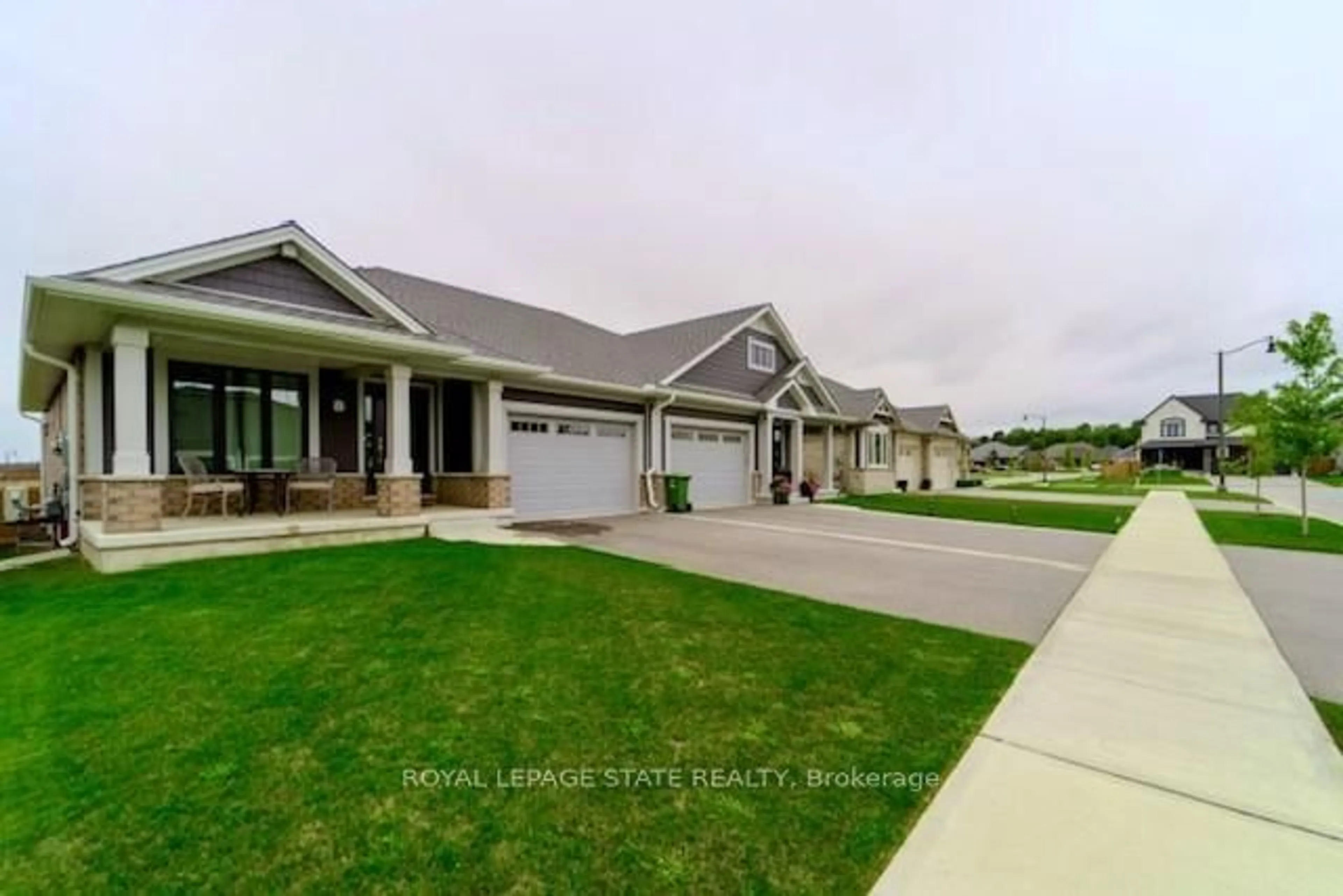 A pic from outside/outdoor area/front of a property/back of a property/a pic from drone, street for 8 Harlequin Crt, St. Thomas Ontario N5R 0L5