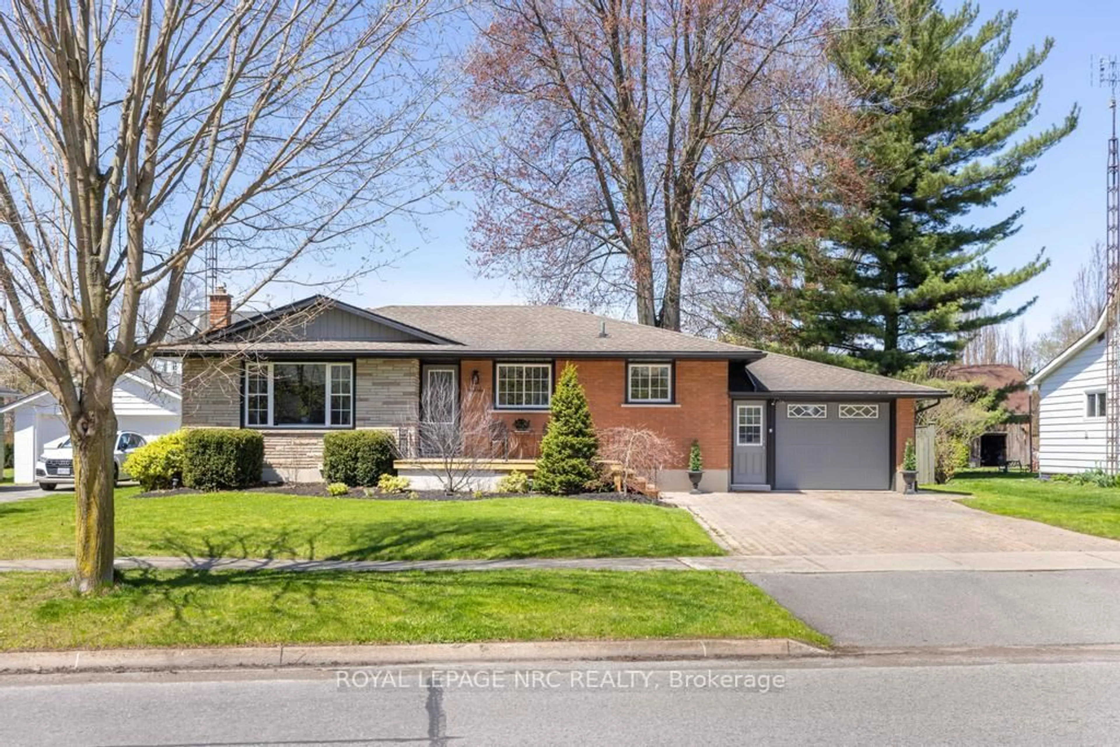 Home with brick exterior material, street for 763 Charlotte St, Niagara-on-the-Lake Ontario L0S 1J0
