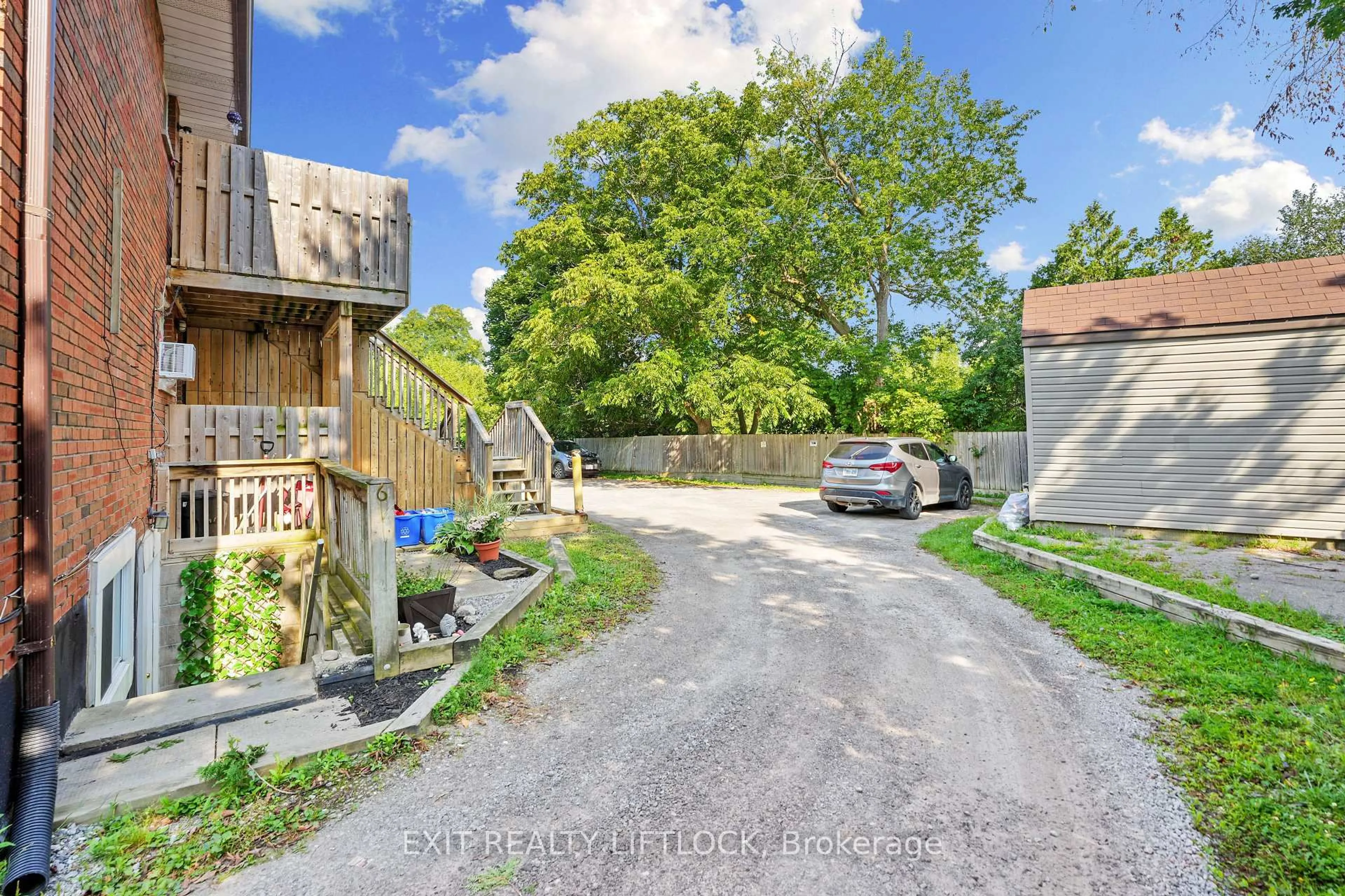 A pic from outside/outdoor area/front of a property/back of a property/a pic from drone, street for 170 Dunlop St, Peterborough East Ontario K9H 1R6