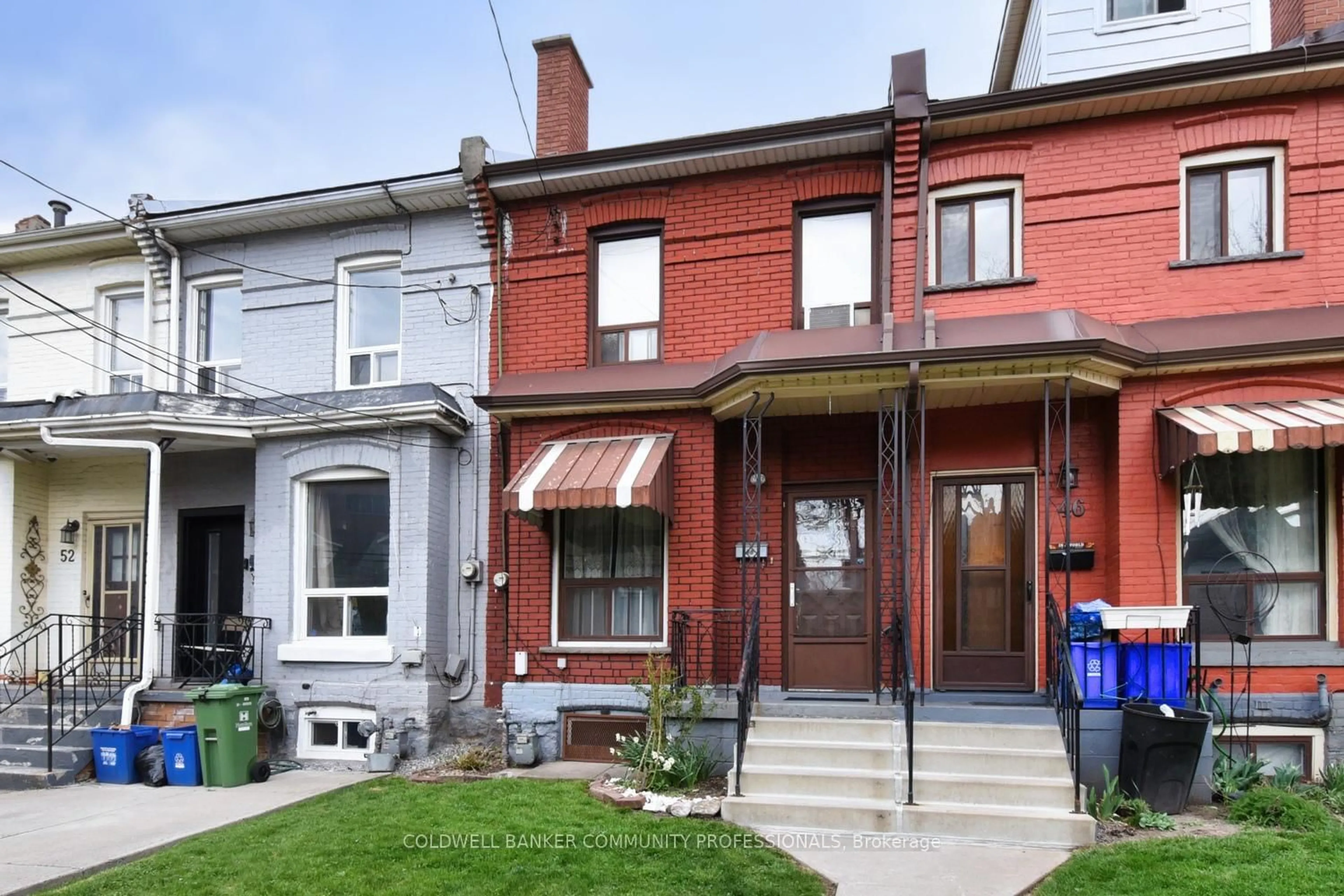 Home with brick exterior material, street for 48 Fullerton Ave, Hamilton Ontario L8L 6G8