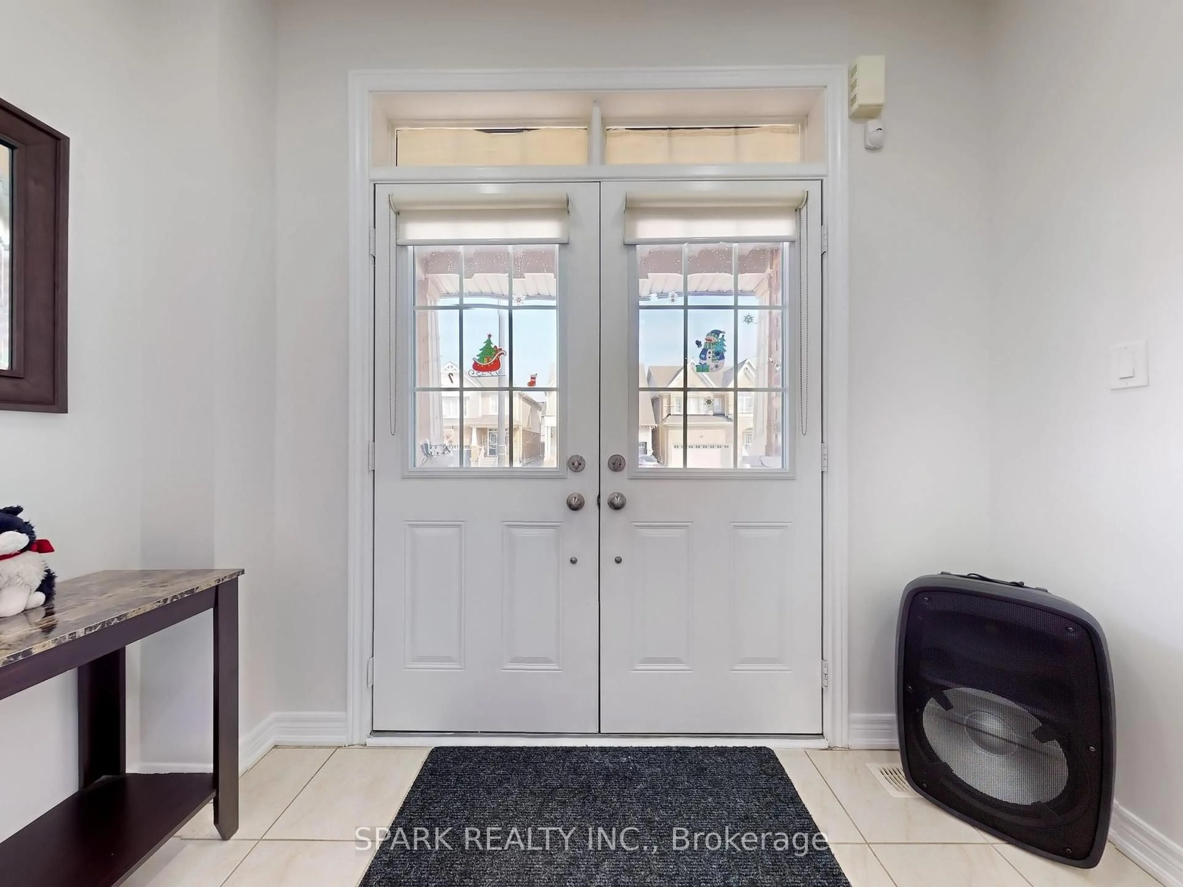Indoor entryway for 40 Mullholland Ave, Cambridge Ontario N3H 0C3