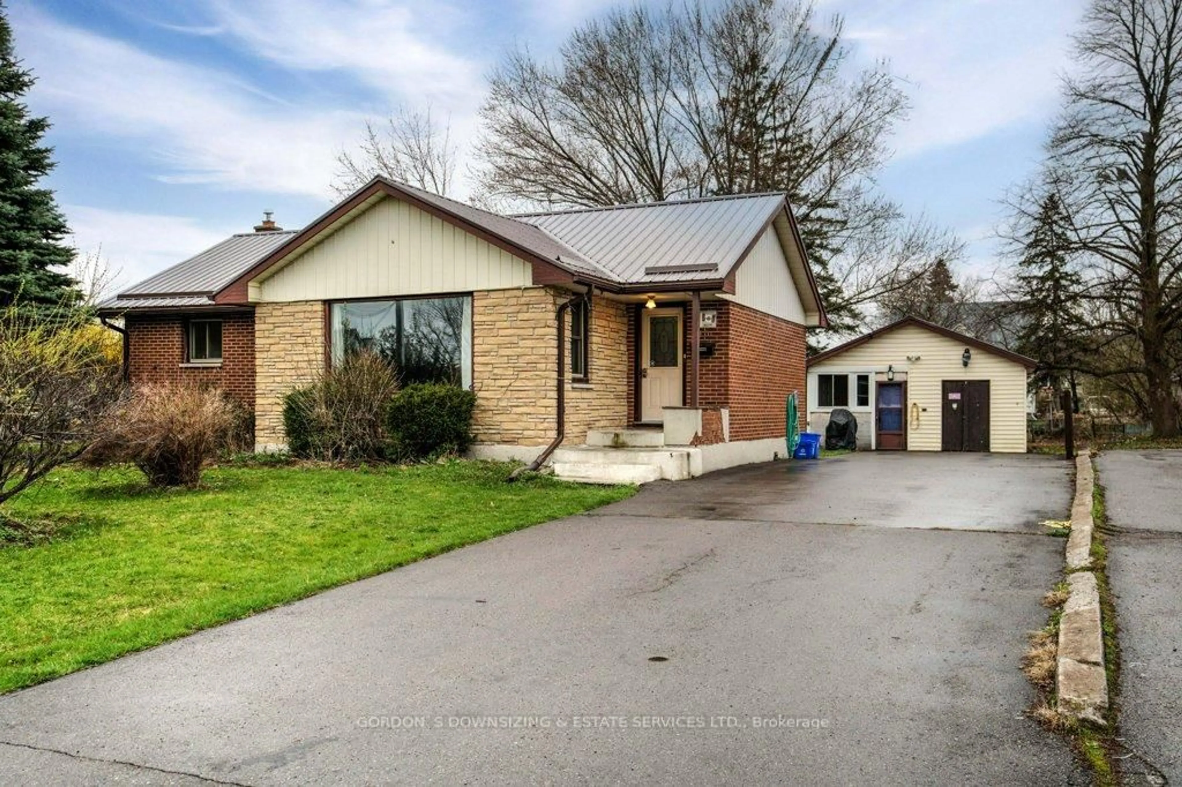 Home with brick exterior material, street for 40 Gilbert St, Belleville Ontario K8P 3H2