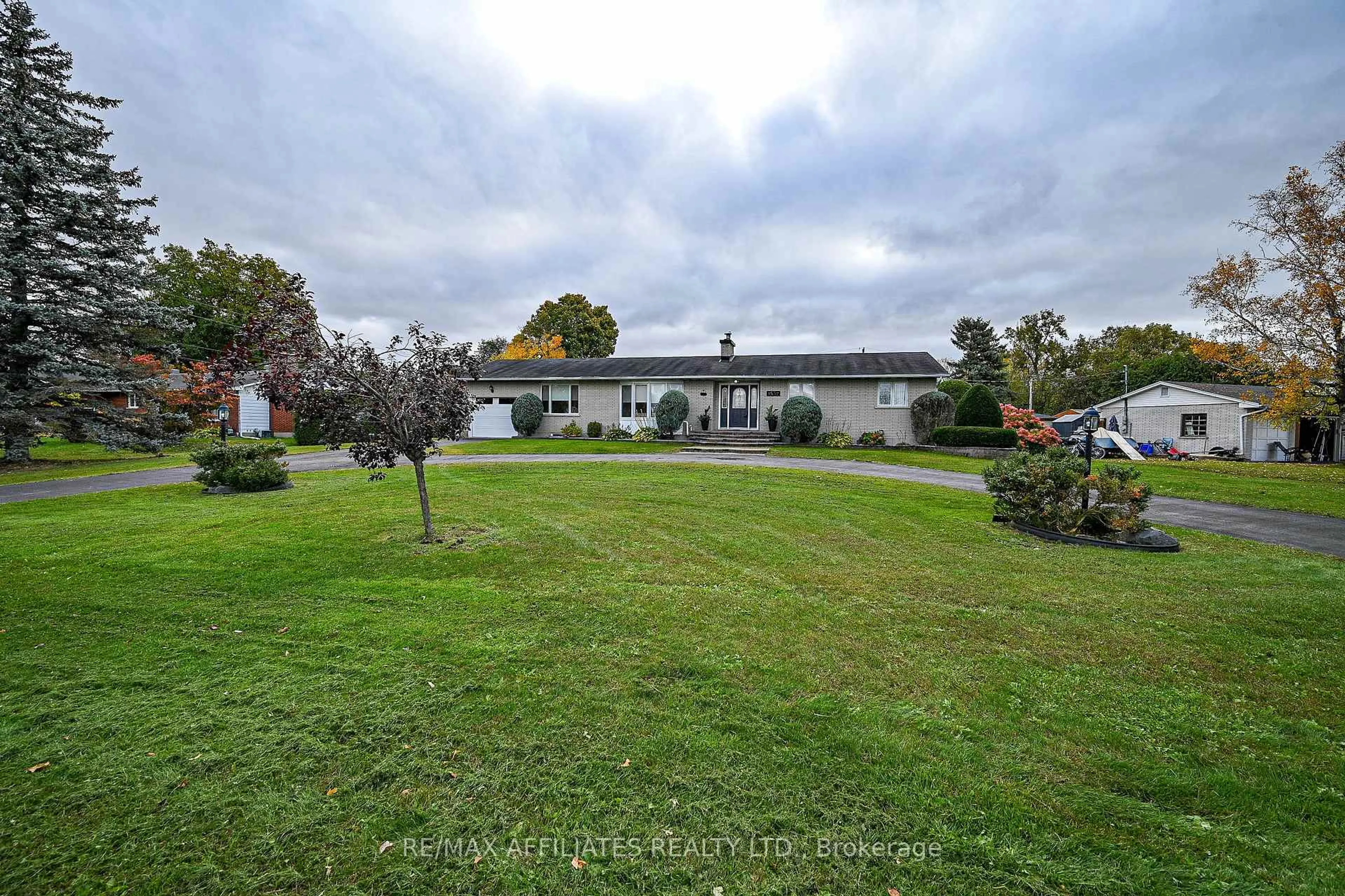 A pic from outside/outdoor area/front of a property/back of a property/a pic from drone, unknown for 1532 BELLA VISTA Dr, Ottawa Ontario K4C 1A7