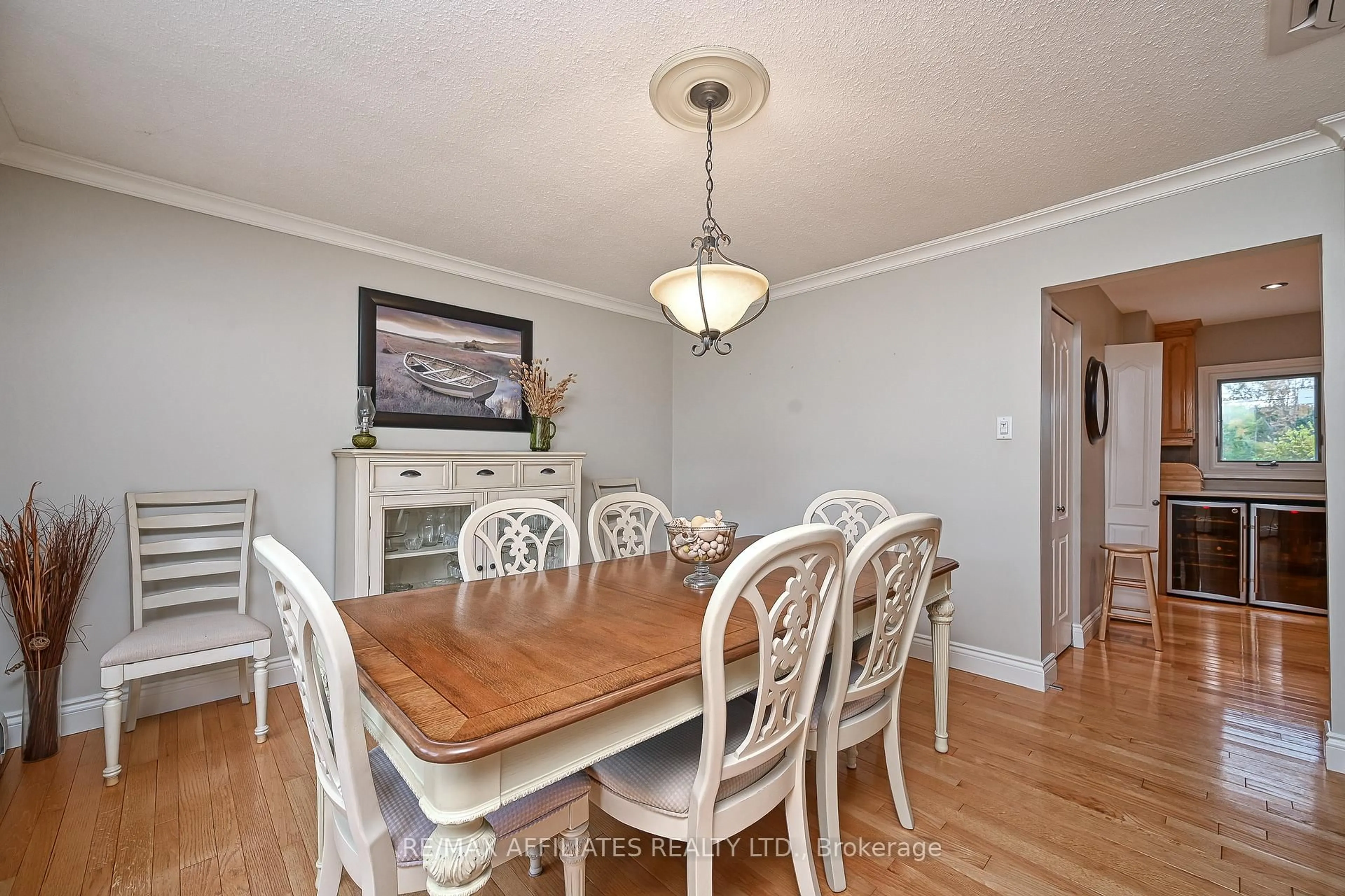 Dining room, wood/laminate floor for 1532 BELLA VISTA Dr, Ottawa Ontario K4C 1A7